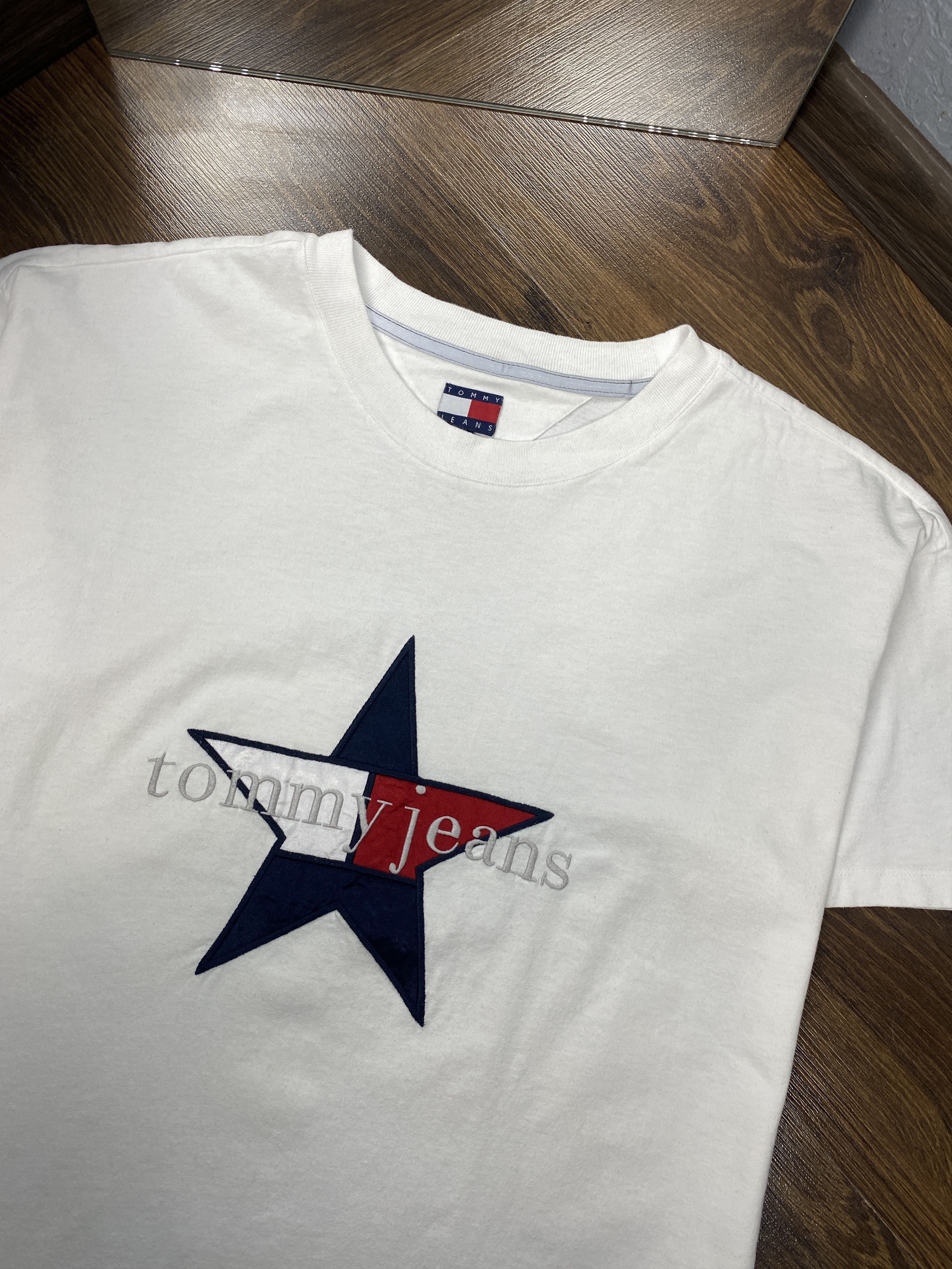 Tommy Hilfiger Tommy Hilfiger Jeans embroidered logo vintage t-shirt Size US S / EU 44-46 / 1 - 2 Thumbnail