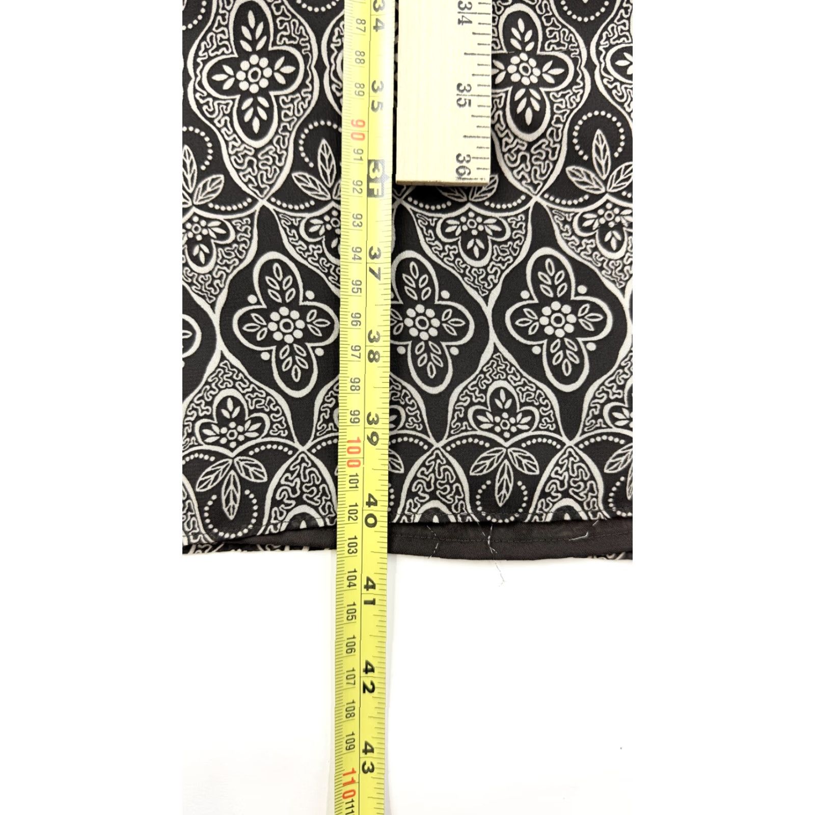 Ann Taylor Ann Taylor Loft Dress Womens 0 Black Geometric Pattern Midi Boho Short Sleeve V-Neck Wrap A-Line Casual Workwear Party/Cocktail Size 25" / US 0 / IT 36 - 4 Thumbnail