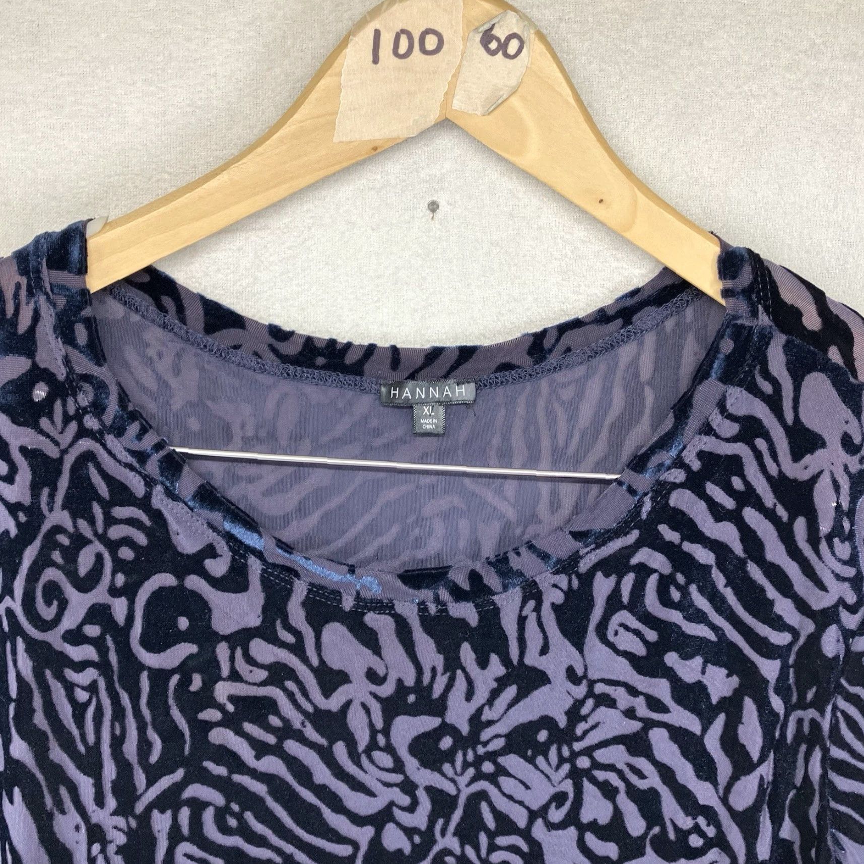 Vintage HANNAH Women's Black Velvet Deep Purple Top XL Tunic Blouse Long Sleeve Round Neck Fairy Gothic Casual Size XL / US 12-14 / IT 48-50 - 4 Thumbnail