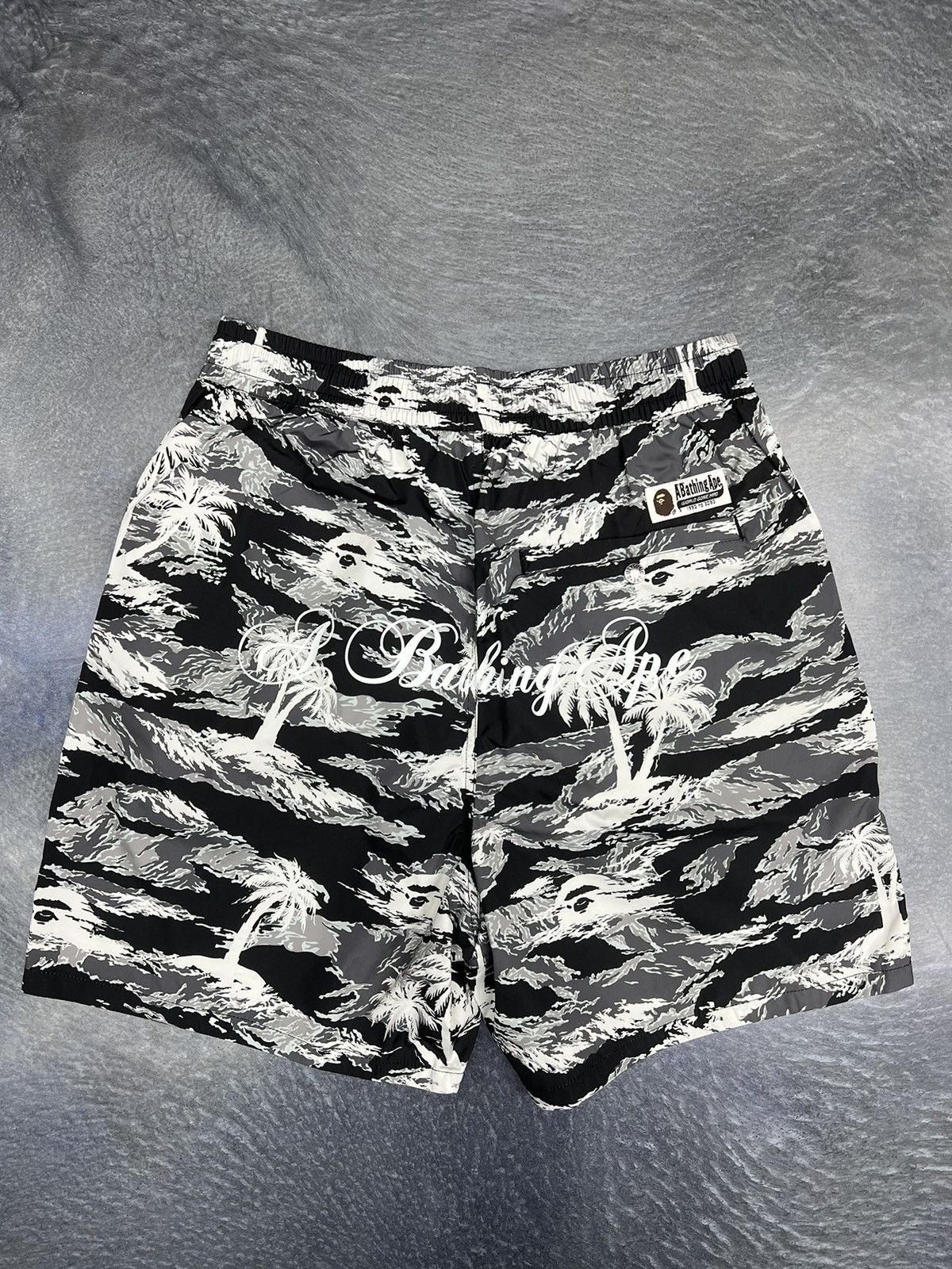 Bape Bape Palm Tree Camo Beach Shorts Size US 34 / EU 50 - 6 Thumbnail