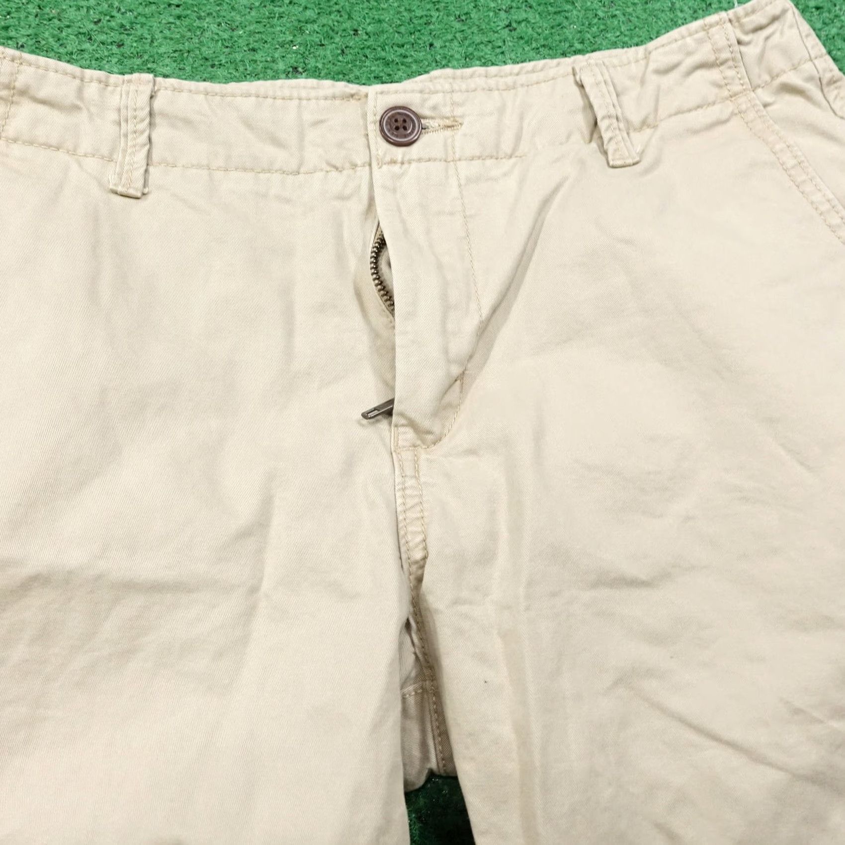 Aeropostale AEROPOSTALE FLAT FRONT BEIGE KHAKI CHINO SHORTS MENS SIZE 30 Size US 30 / EU 46 - 2 Thumbnail