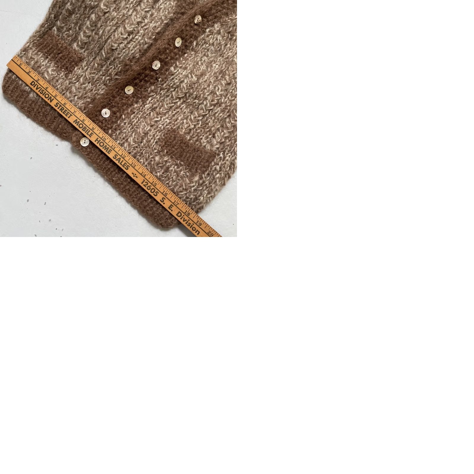 Vintage Specificity: "Shaggy Rockabilly” adds more descriptive details Size US S / EU 44-46 / 1 - 9 Thumbnail