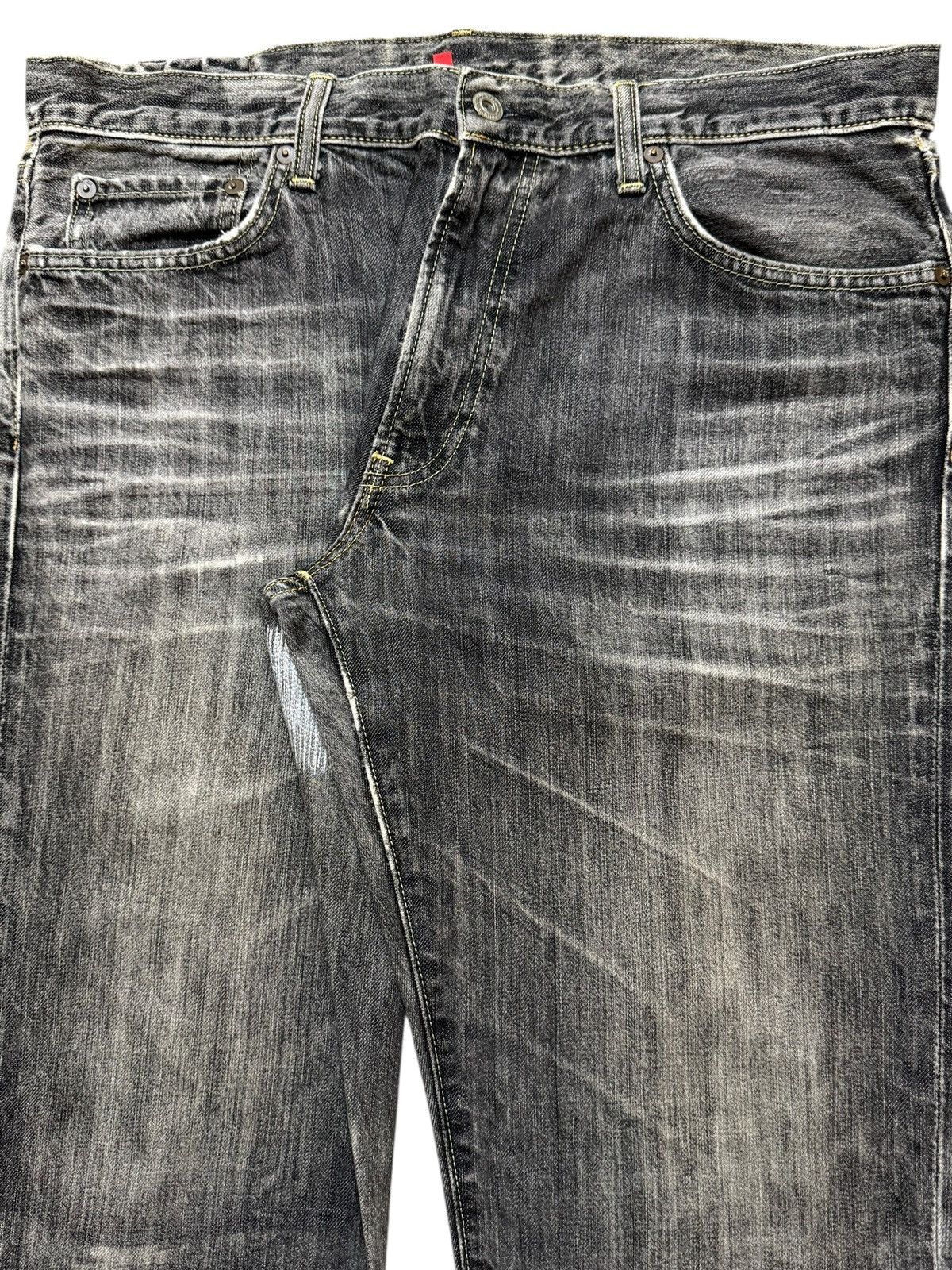 Uniqlo Vintage Y2K Japanese Uniqlo Faded Wash Whiskers Relaxed Fits Size US 35 - 4 Thumbnail