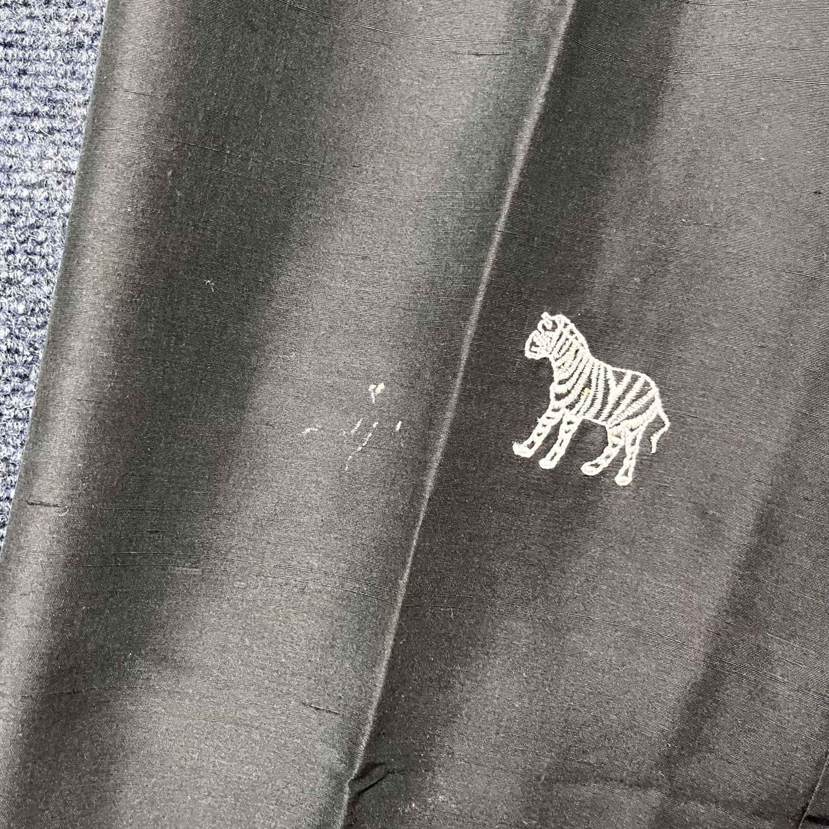 Vintage Vintage Pants Women 8 Black Silk Embroidered Zebra Animal Print Wide-Leg Relaxed Dress Pants Men/Women? Size 30" / US 8 / IT 44 - 5 Thumbnail