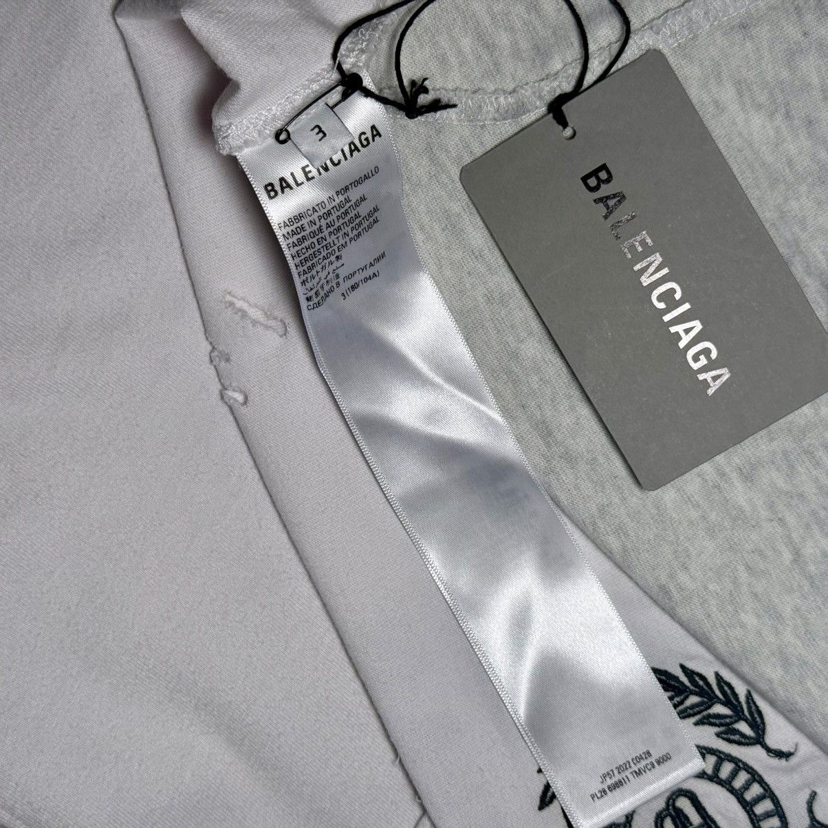 Balenciaga Balenciaga upside down T-Shirt Size US XL / EU 56 / 4 - 7 Thumbnail