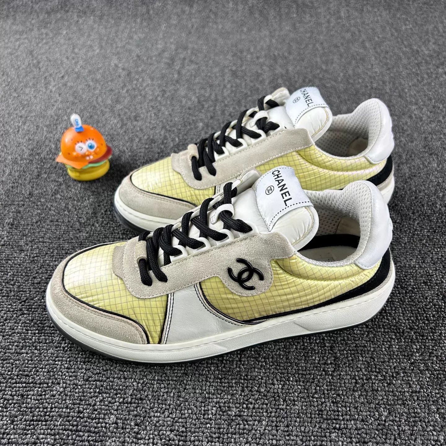 Chanel Chanel 23P CC Logo pre-owned Women's Sneakers 37 Size US 6.5 / IT 36.5 - 1 Thumbnail