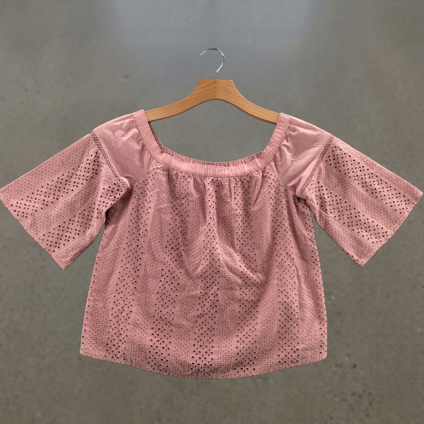 Abercrombie & Fitch Abercrombie & Fitch Off The Shoulder Blouse Top Womens S Pink Eyelet Boho Casual Shirt Short Sleeve Bell Sleeve Regular Fit Womens Size S / US 4 / IT 40 - 1 Thumbnail