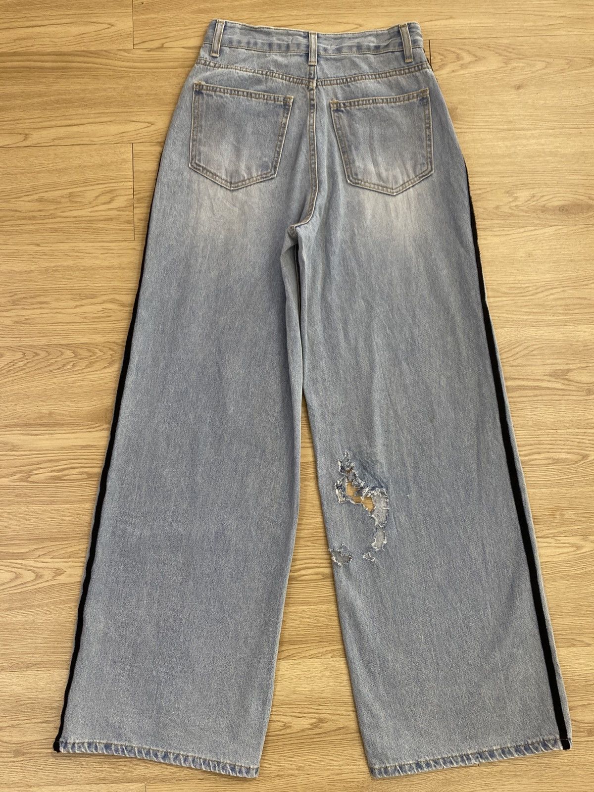 Japanese Brand Vintage Japanese Brand Blue Wash Style Side Line Jeans Size 26" / US 2 / IT 38 - 3 Thumbnail