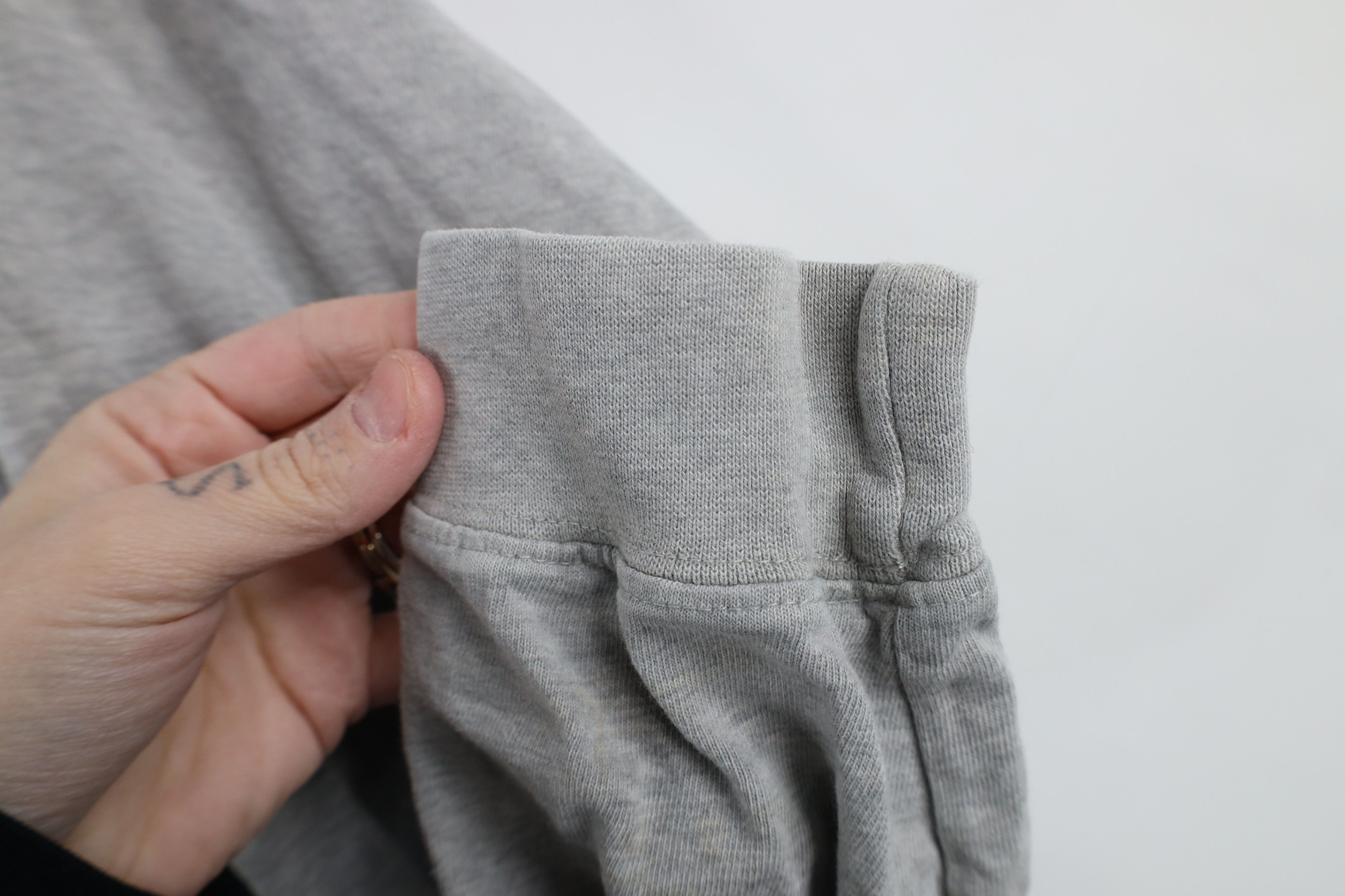 Eddie Bauer Vintage 90s Eddie Bauer Distressed Mock Neck T-Shirt Gray Size US M / EU 48-50 / 2 - 9 Thumbnail