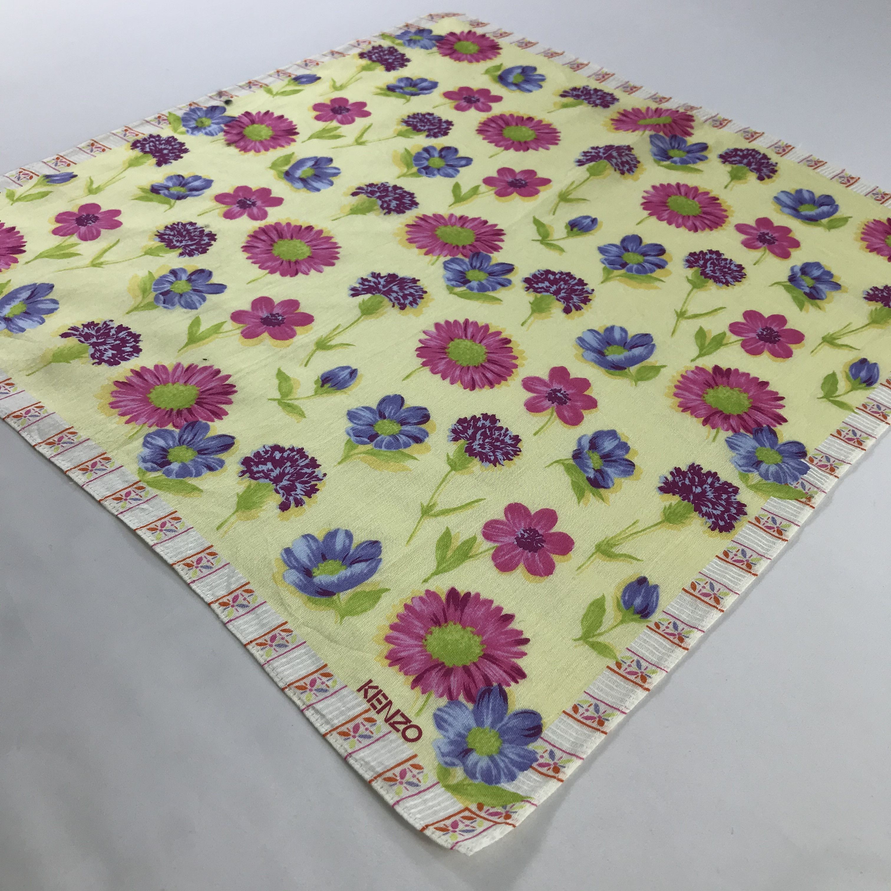 Kenzo × Vintage Kenzo Bandana / Handkerchief / Neckerchief - S1144 Size ONE SIZE - 2 Thumbnail