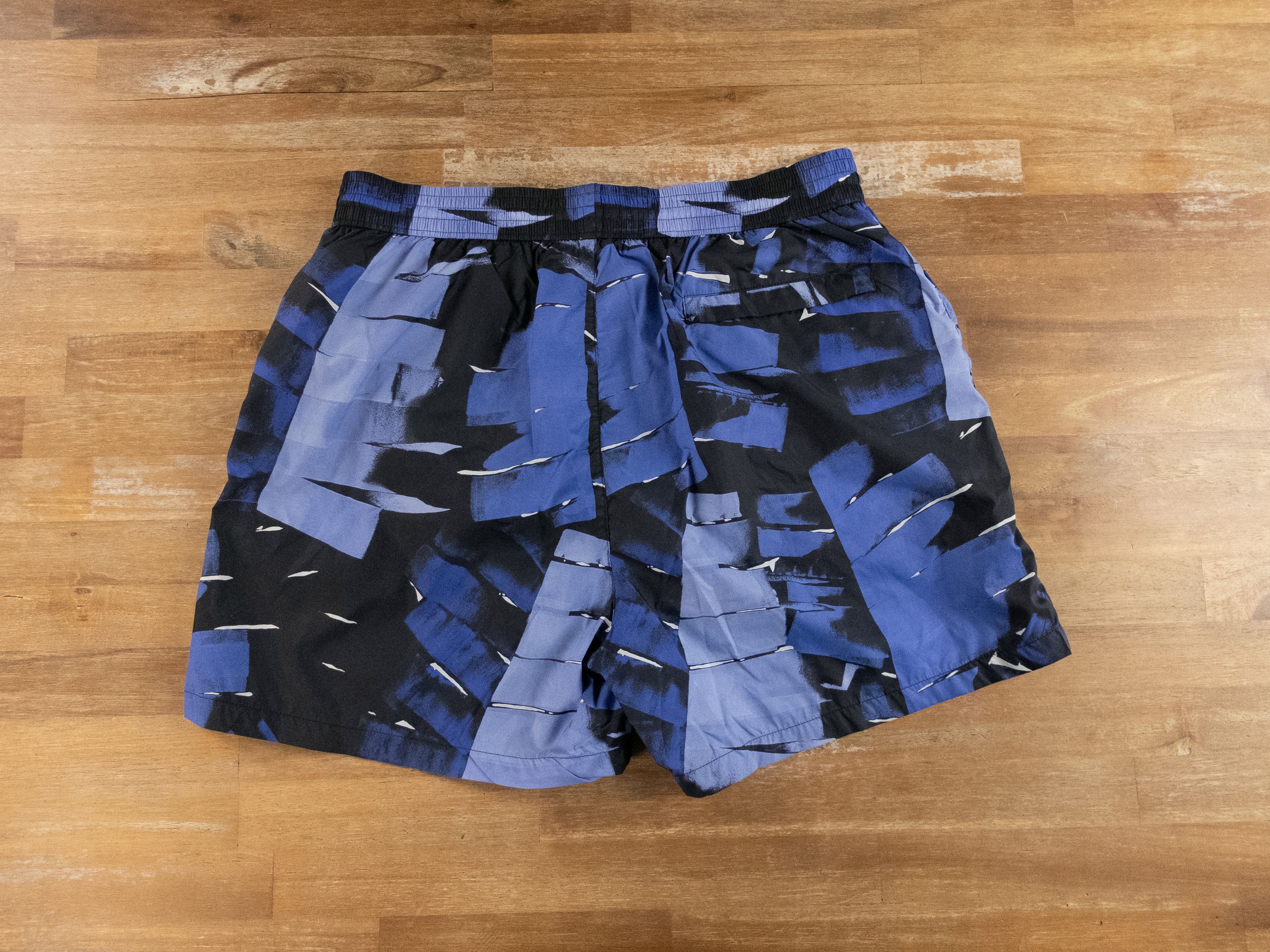 Salvatore Ferragamo SALVATORE FERRAGAMO blue black graphic print swim shorts XL Size US 36 / EU 52 - 8 Thumbnail
