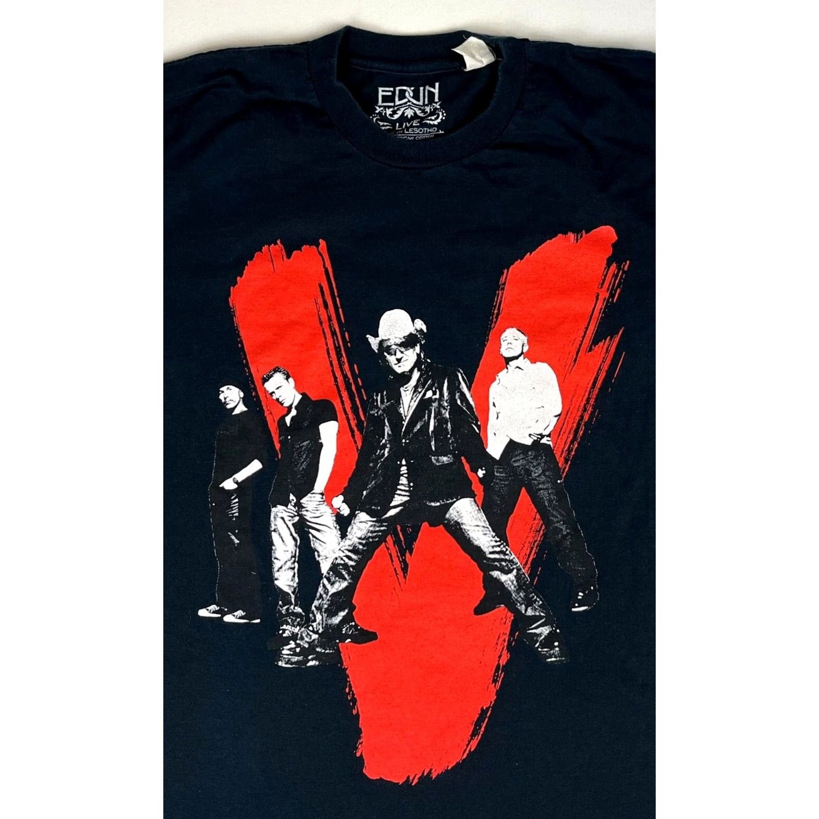 Vintage VINTAGE EDUN U2 Vertigo Tour 2005 T-Shirt Sz M Black Cotton Short Sleeve Crew Neck Unisex Adults Double-Sided Rock Music 2005 Vintage Size US M / EU 48-50 / 2 - 4 Thumbnail