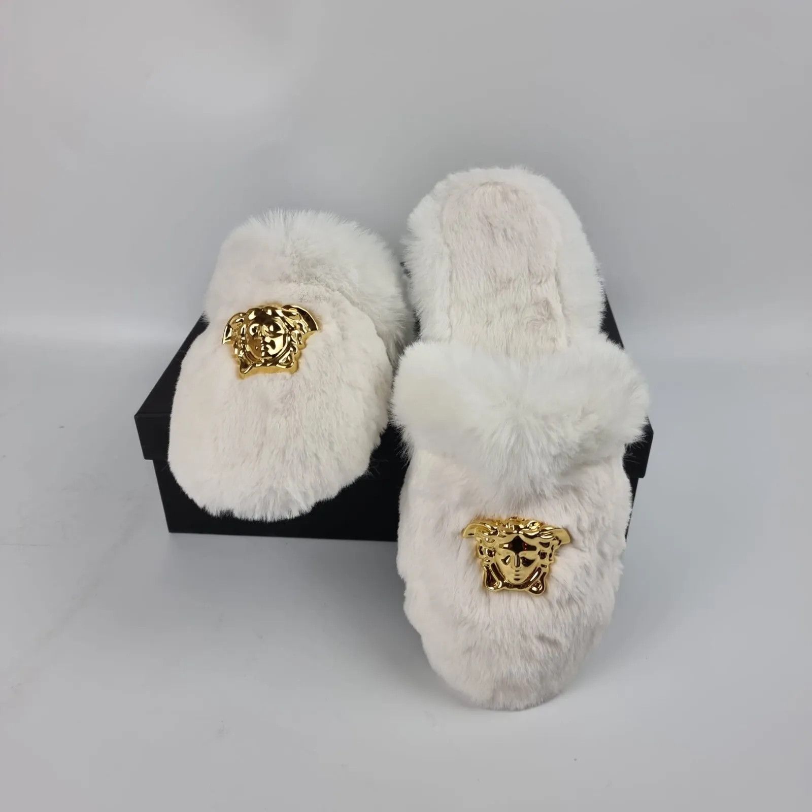 Versace Versace White Medusa Fur Slippers New Size US 6 / EU 39 - 3 Thumbnail
