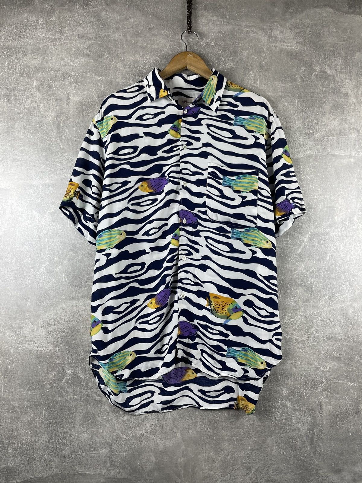 Brioni Vintage Brioni Sport Shirt 90s Rayon Zebra Fish Short Sleeve Size US L / EU 52-54 / 3 - 1 Thumbnail