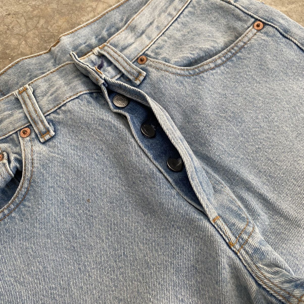 Levi's Size 27x29.5 Vintage 1990 Levis 501 Light Blue Denim Jeans Size US 27 - 11 Thumbnail