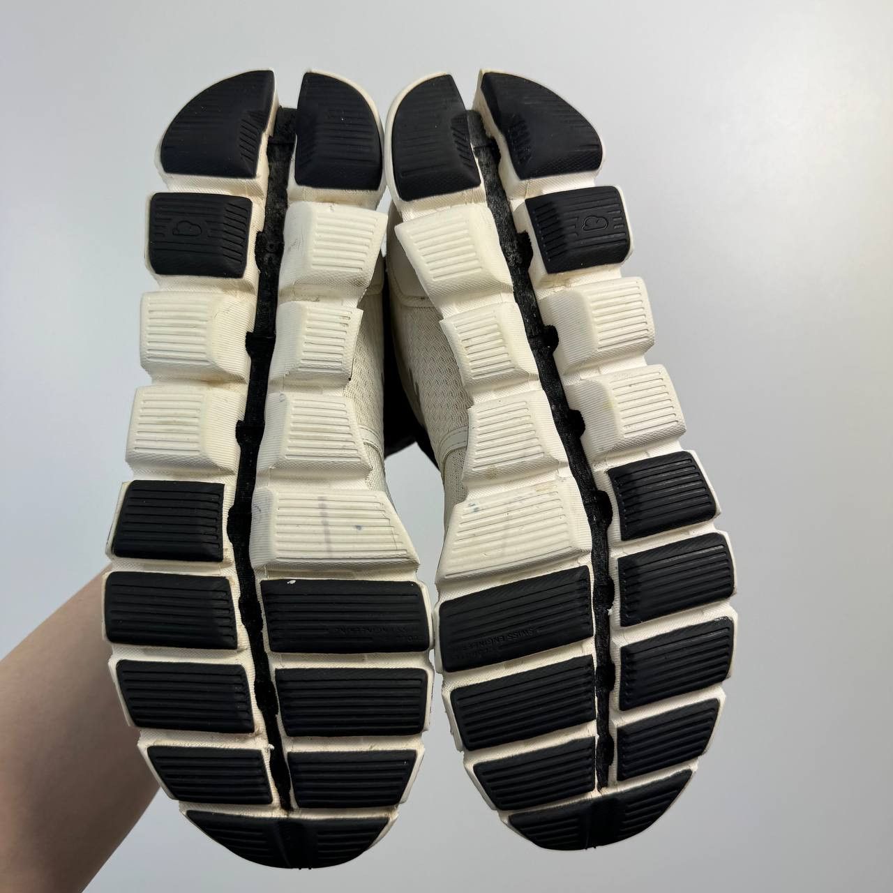 On On Cloudswift Running Shoes White Women US 7 EU 38 Size US 7 / IT 37 - 12 Thumbnail