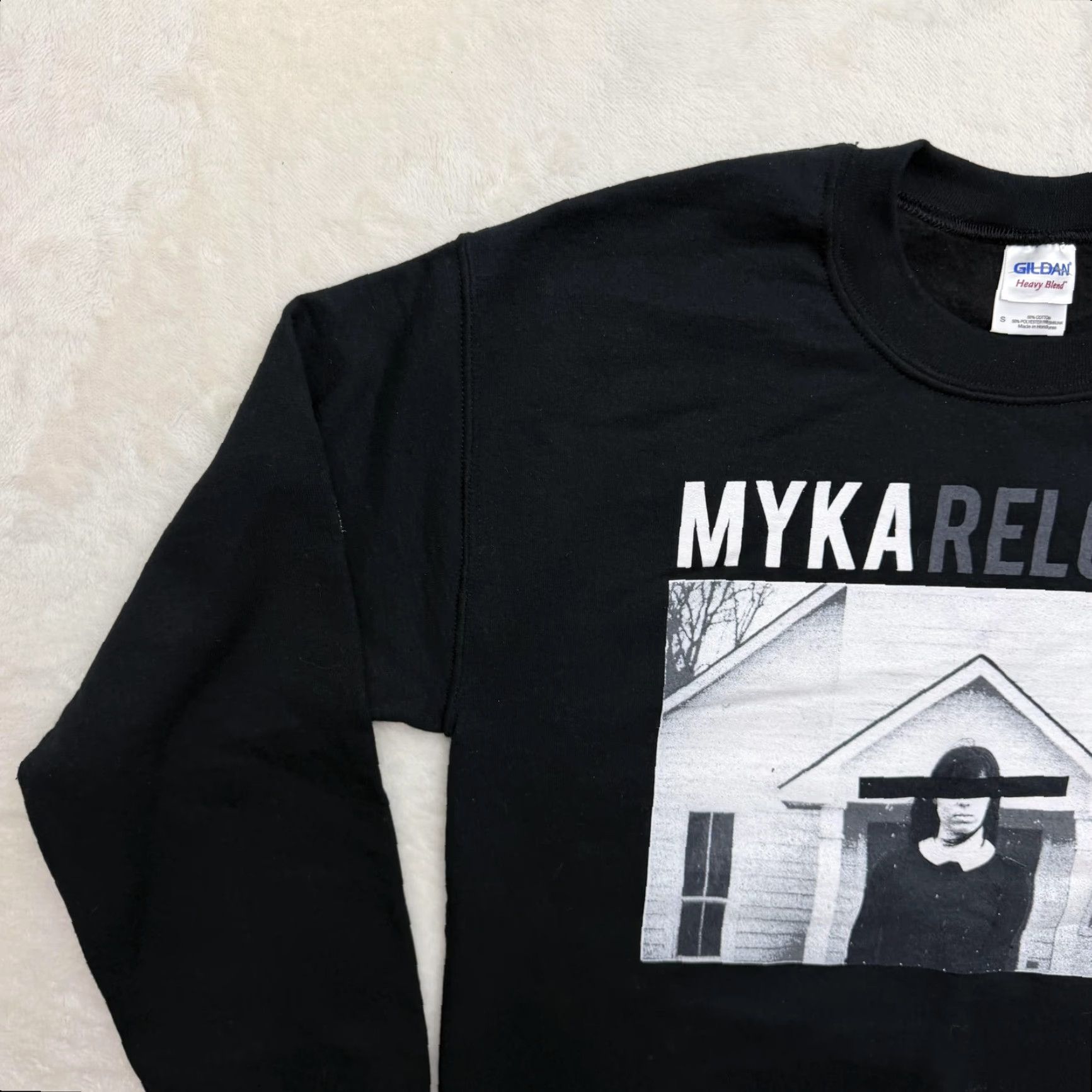 Gildan Myka Relocate Sweatshirt Mens Small Black Gildan Heavy Blend Fleece Graphic Print Music Rock Pullover Size US S / EU 44-46 / 1 - 6 Thumbnail