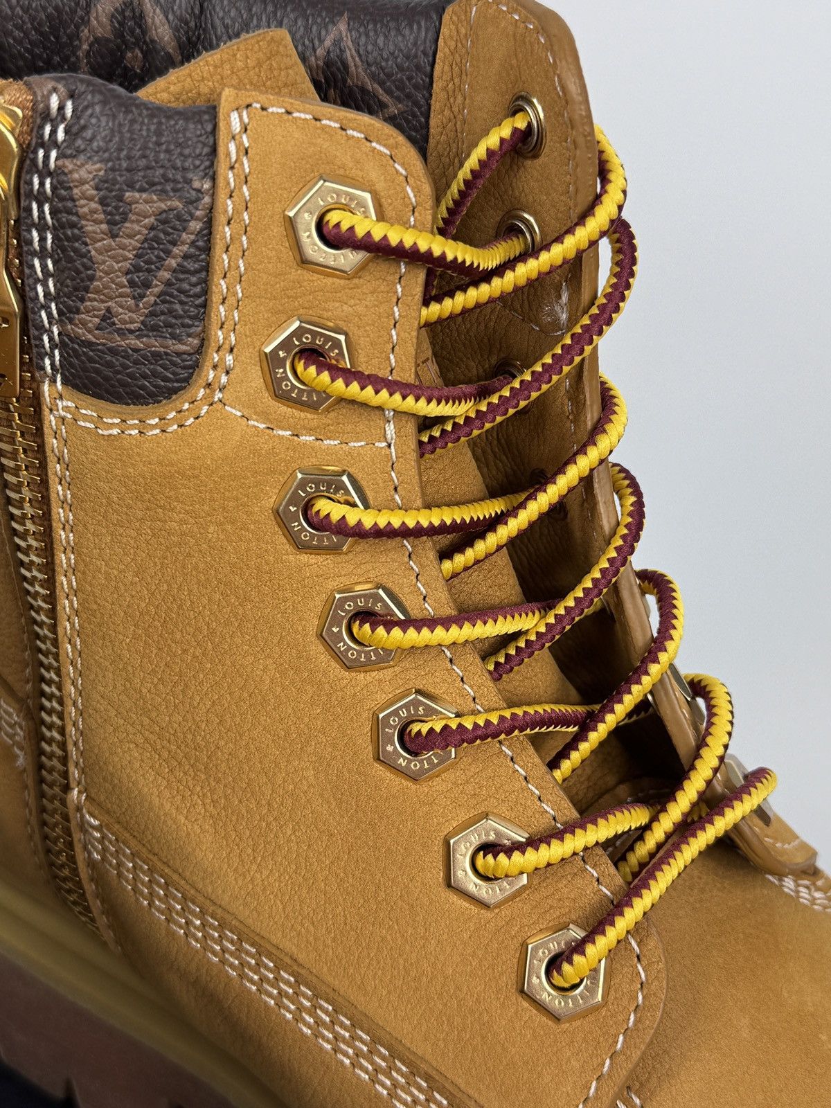 Louis Vuitton LV X TIMBERLAND BOOTS Size US 9 / EU 42 - 7 Thumbnail