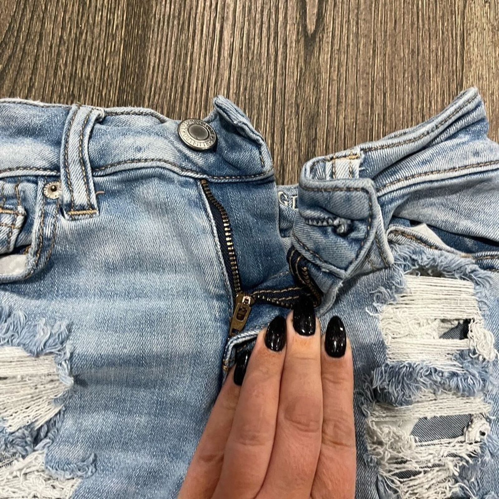American Eagle Outfitters American Eagle Boyfriend Shorts Distressed Whisker Denim Size 25" / US 0 / IT 36 - 2 Thumbnail