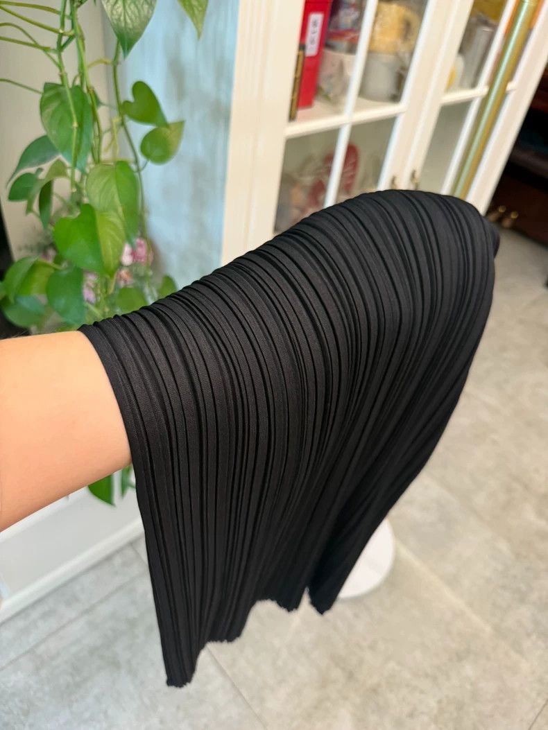 Issey Miyake Issey Miyake size:3 Soft black pleated trousers Size 31" - 5 Thumbnail