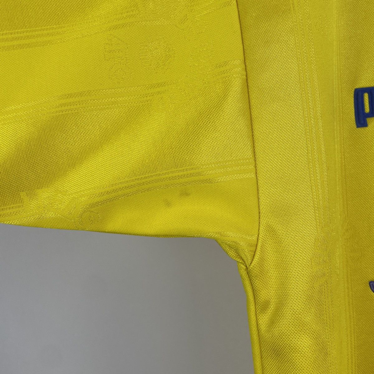 Puma Vintage Leeds United Puma Jersey Shirt Men size S Size US S / EU 44-46 / 1 - 10 Thumbnail