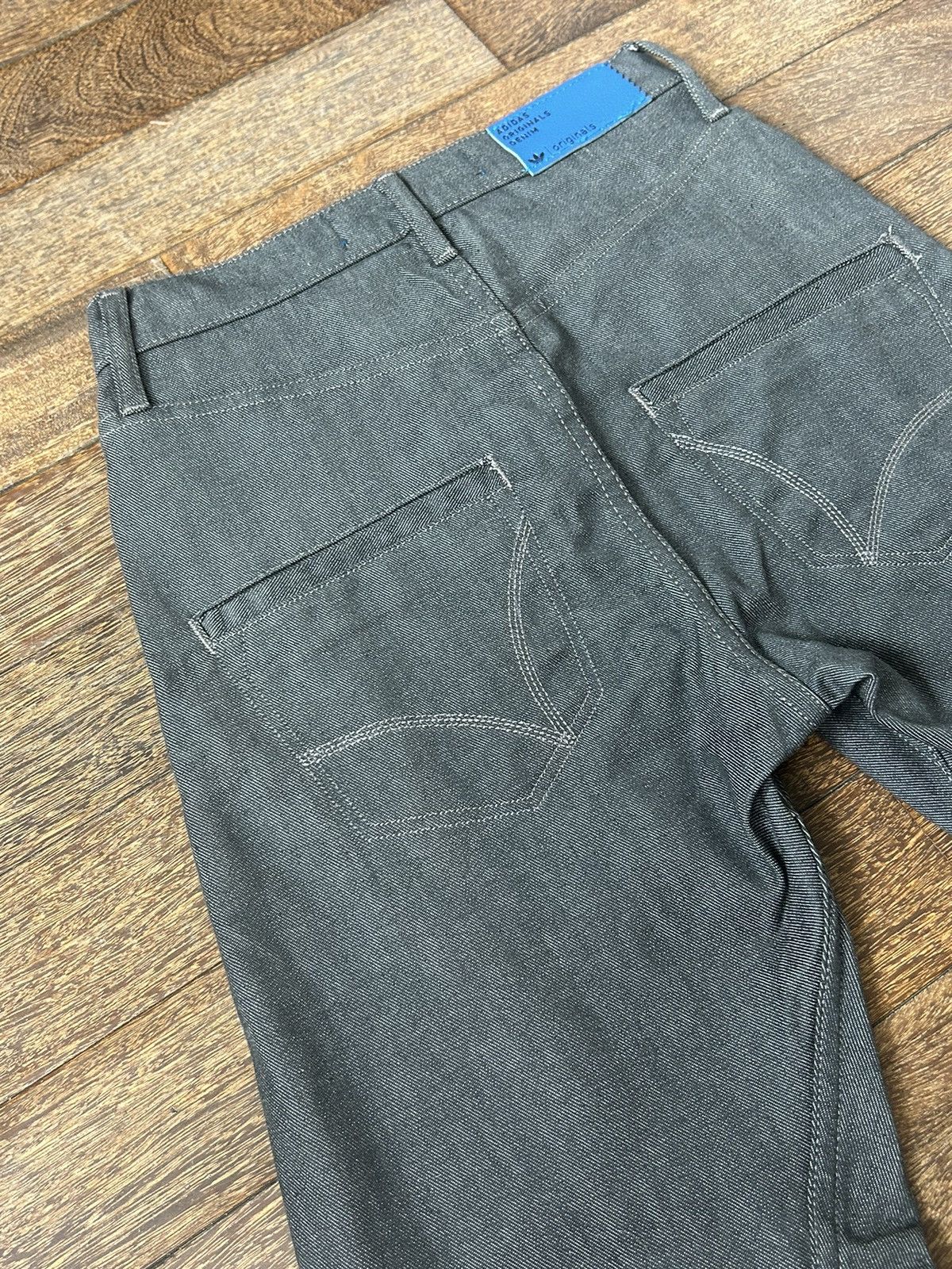 Adidas × Designer × Yeezy Adidas Original Barrel Leg Denim Pants Size US 26 / EU 42 - 4 Thumbnail