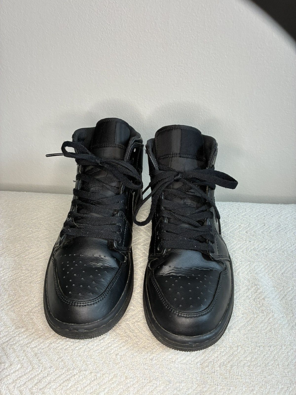 Jordan Brand Air Jordan 1 Mid "Triple Black" Size US 9 / EU 42 - 1 Thumbnail