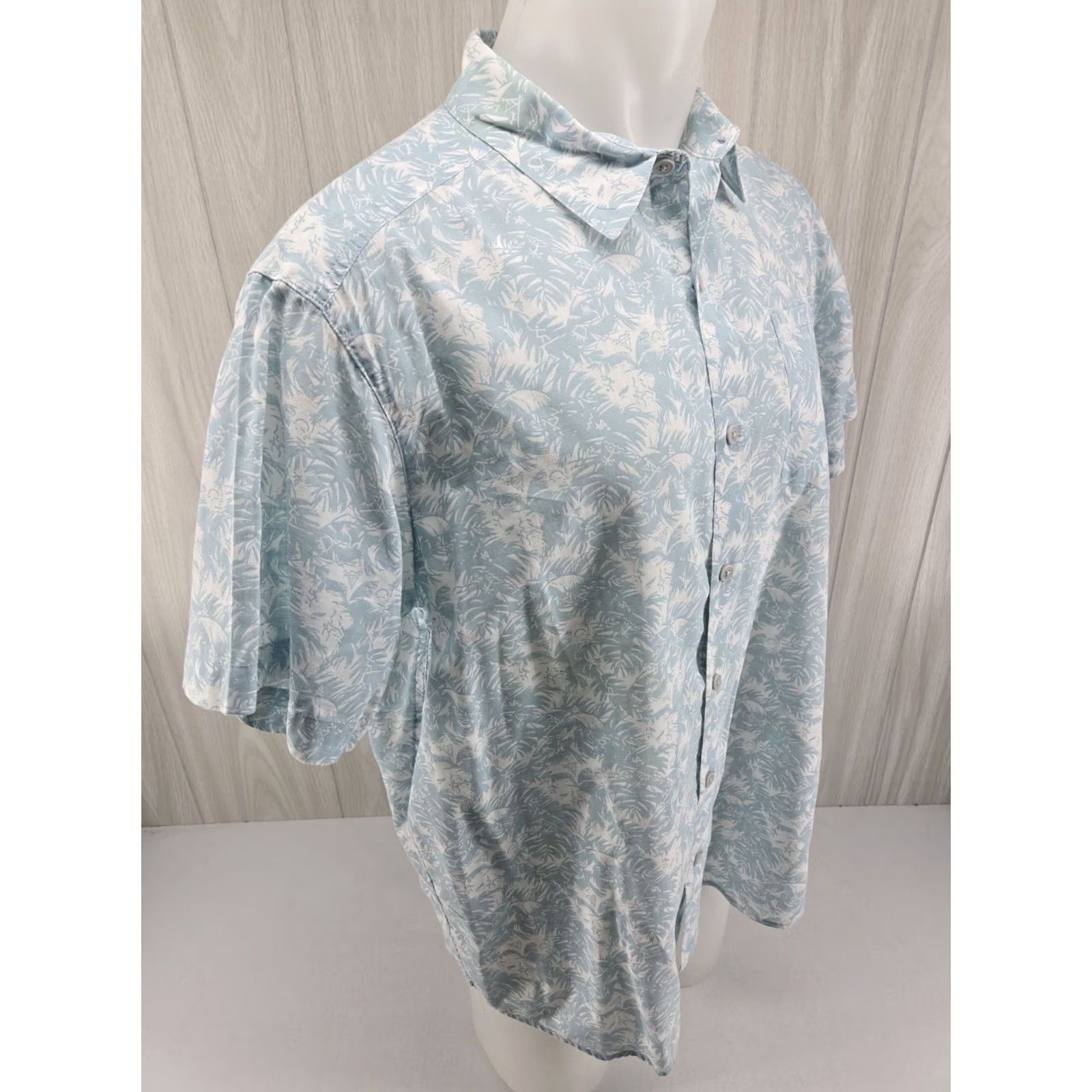 AQUA Columbia Hawaiian Aqua White Button Up Short Sleeve Shirt Men’s Size L Size US L / EU 52-54 / 3 - 7 Thumbnail