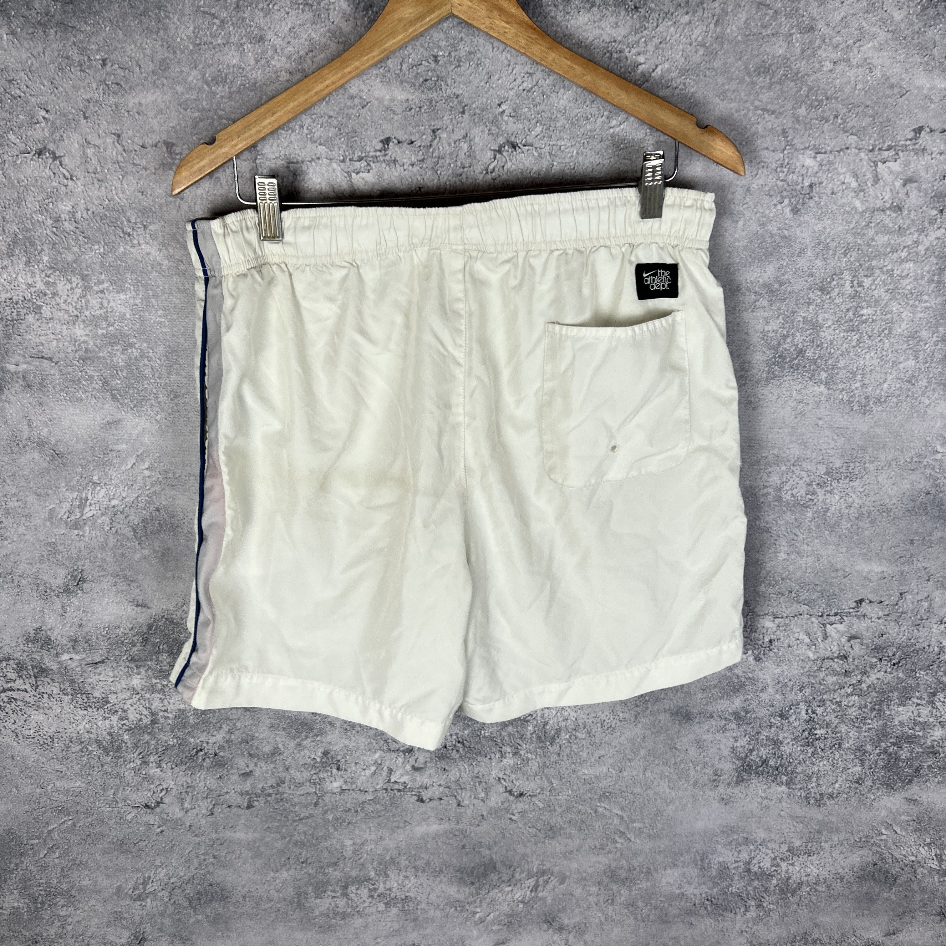 Nike Nike Shorts Men's Size L White Size US 34 / EU 50 - 5 Thumbnail