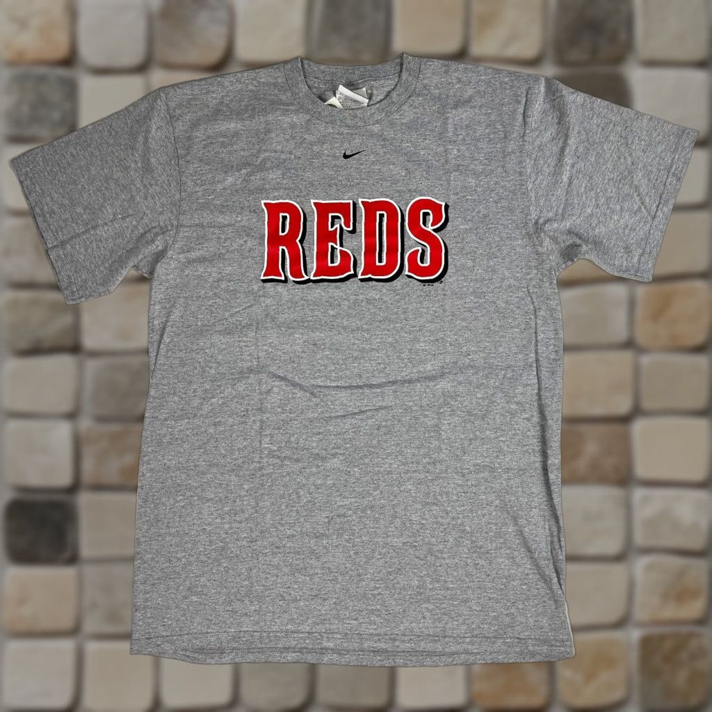 Nike VINTAGE Nike Team MLB Cincinnati Reds T-Shirt Mens Size M Gray Double-Sided 2007 Vintage Logo Short Sleeve Crew Neck Size US M / EU 48-50 / 2 - 1 Thumbnail