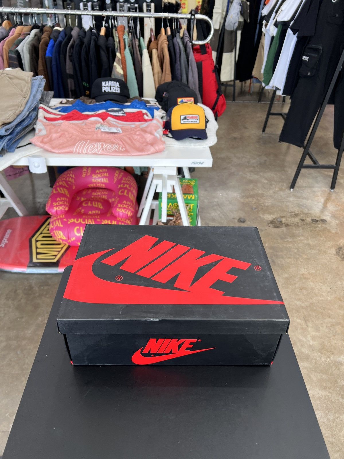 Jordan Brand Jordan 1 Royal sz. 7Y Size US 7 / EU 40 - 13 Thumbnail