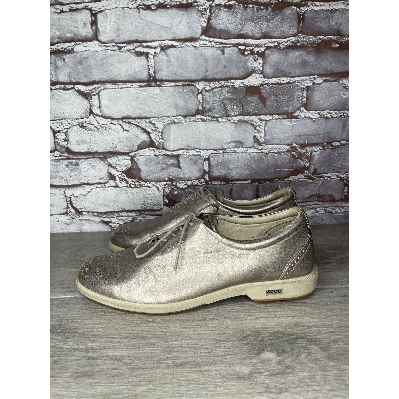 Ecco Ecco Metallic Silver Leather Wingtip Lace Up Golf Shoes Wome Size US 9.5 / IT 39.5 - 20 Thumbnail