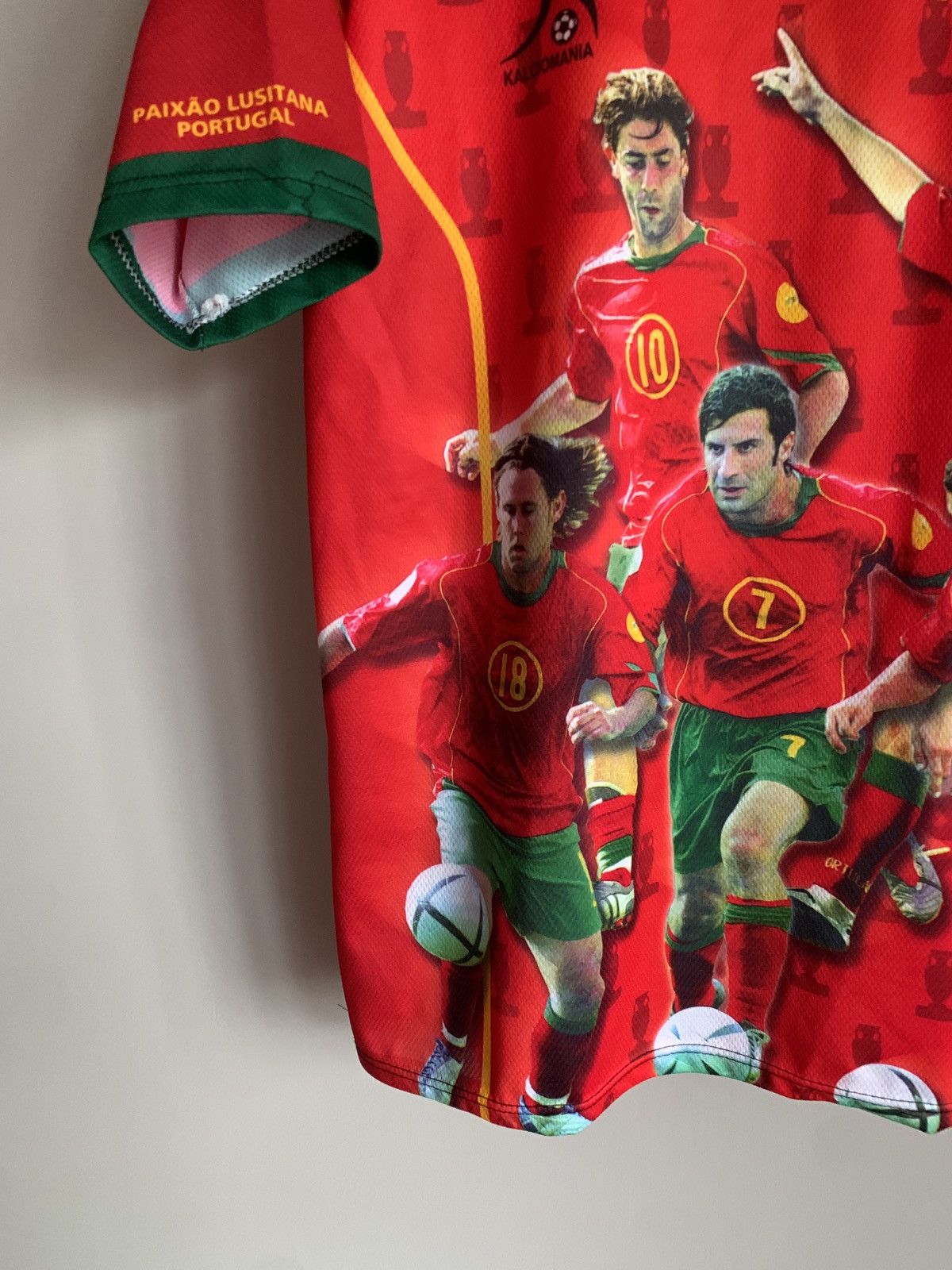 Vintage Portugal 2004 Euro Football Shirt Retro Soccer Jersey Sz M Size US M / EU 48-50 / 2 - 7 Thumbnail