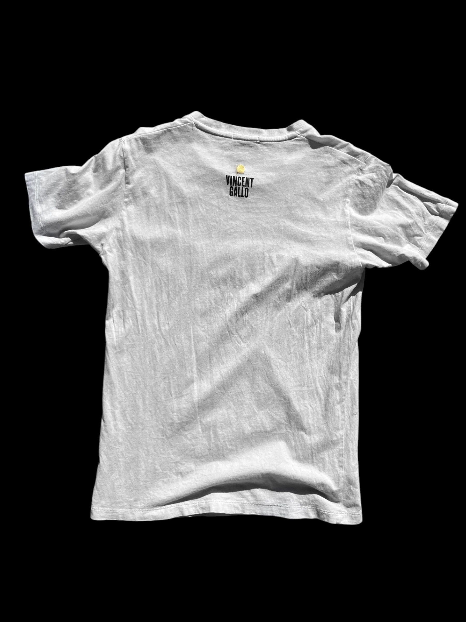Vintage Vincent Gallo x Uniqlo T-Shirt Size US S / EU 44-46 / 1 - 3 Thumbnail