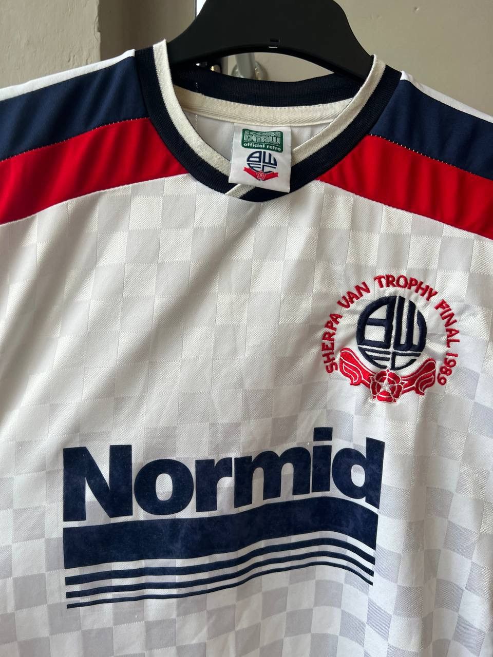 Vintage 1989 BOLTON WANDERERS RETRO REMAKE HOME SOCCER JERSEY SHIRT Size US S / EU 44-46 / 1 - 6 Thumbnail