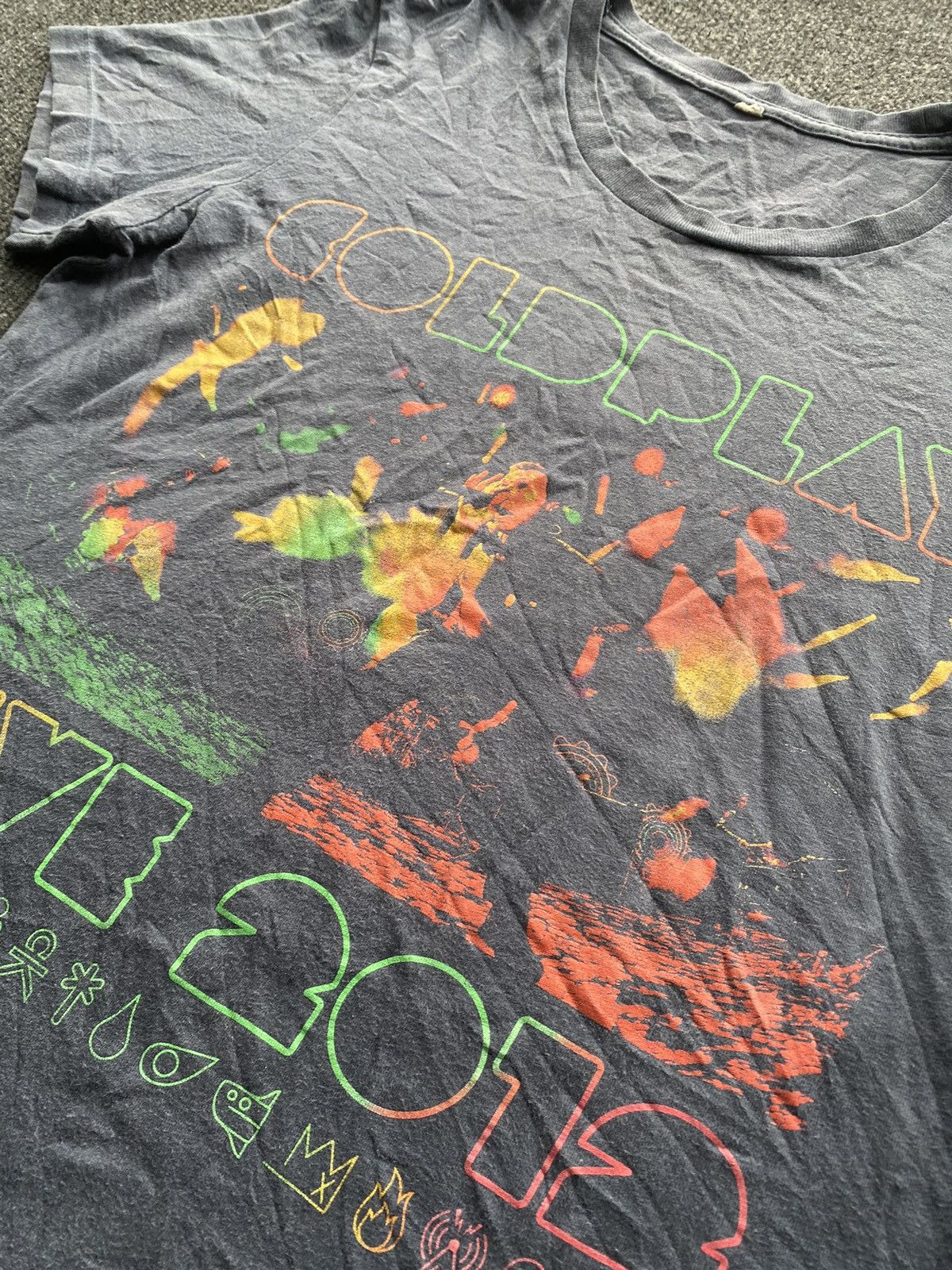Band Tees 🔥2012 Coldplay Band Tour Mylo Xyloto top m women Size M / US 6-8 / IT 42-44 - 2 Thumbnail