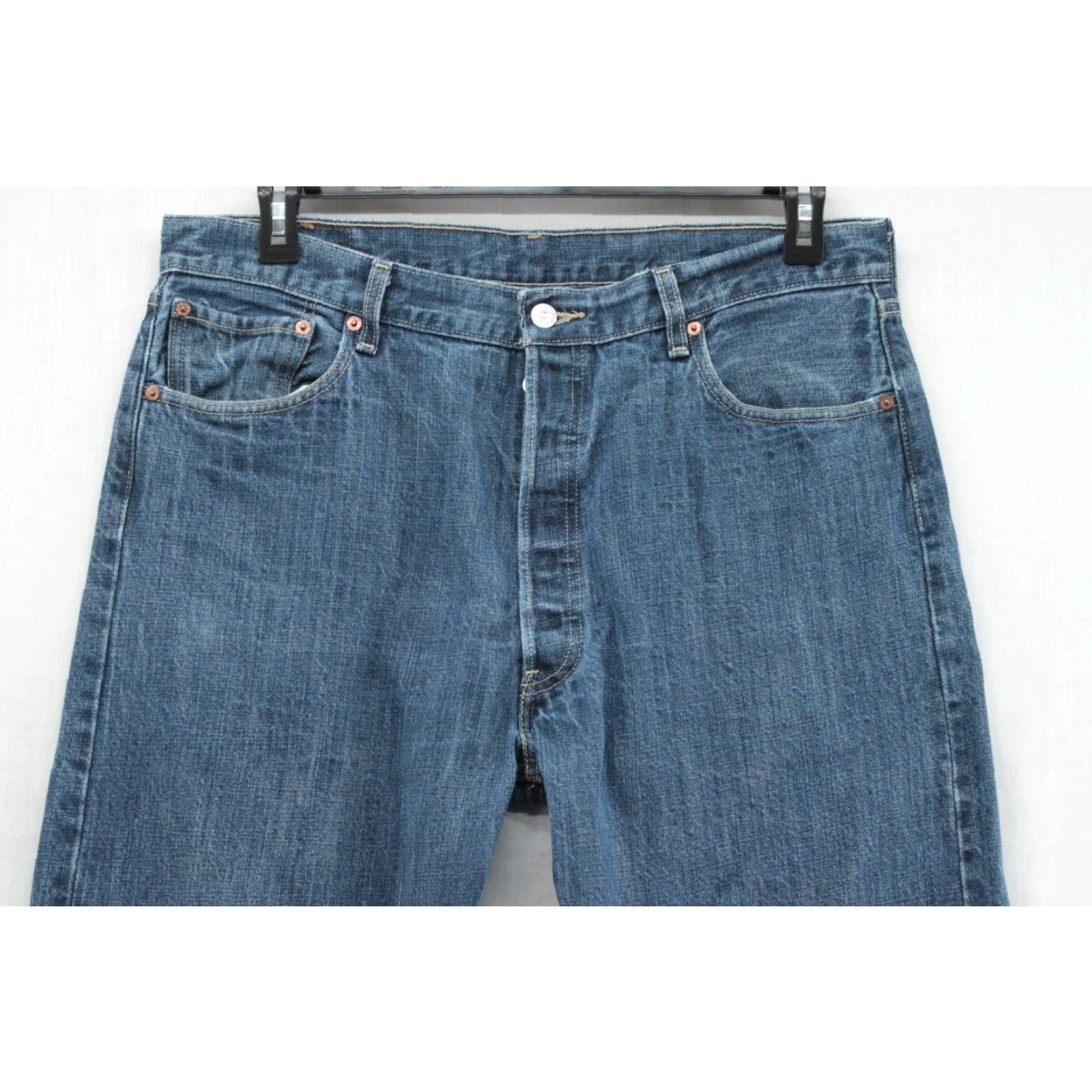 Levi's VINTAGE Levi's 501 Jeans Men 36x28 Blue Denim Straight Button Fly Cowboy 2011 Size US 36 / EU 52 - 2 Thumbnail