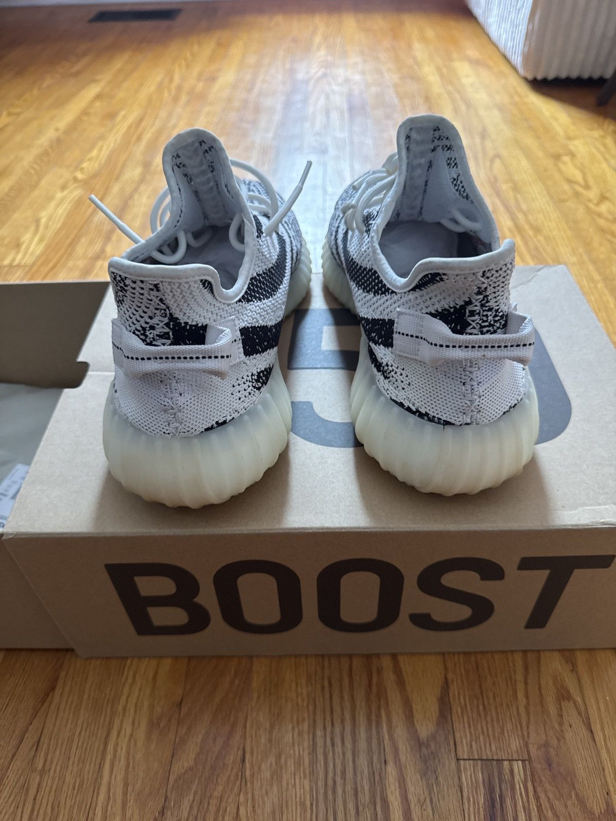 Adidas Yeezy 350 V2 Zebra 2023 Size US 14 / EU 47 - 4 Thumbnail