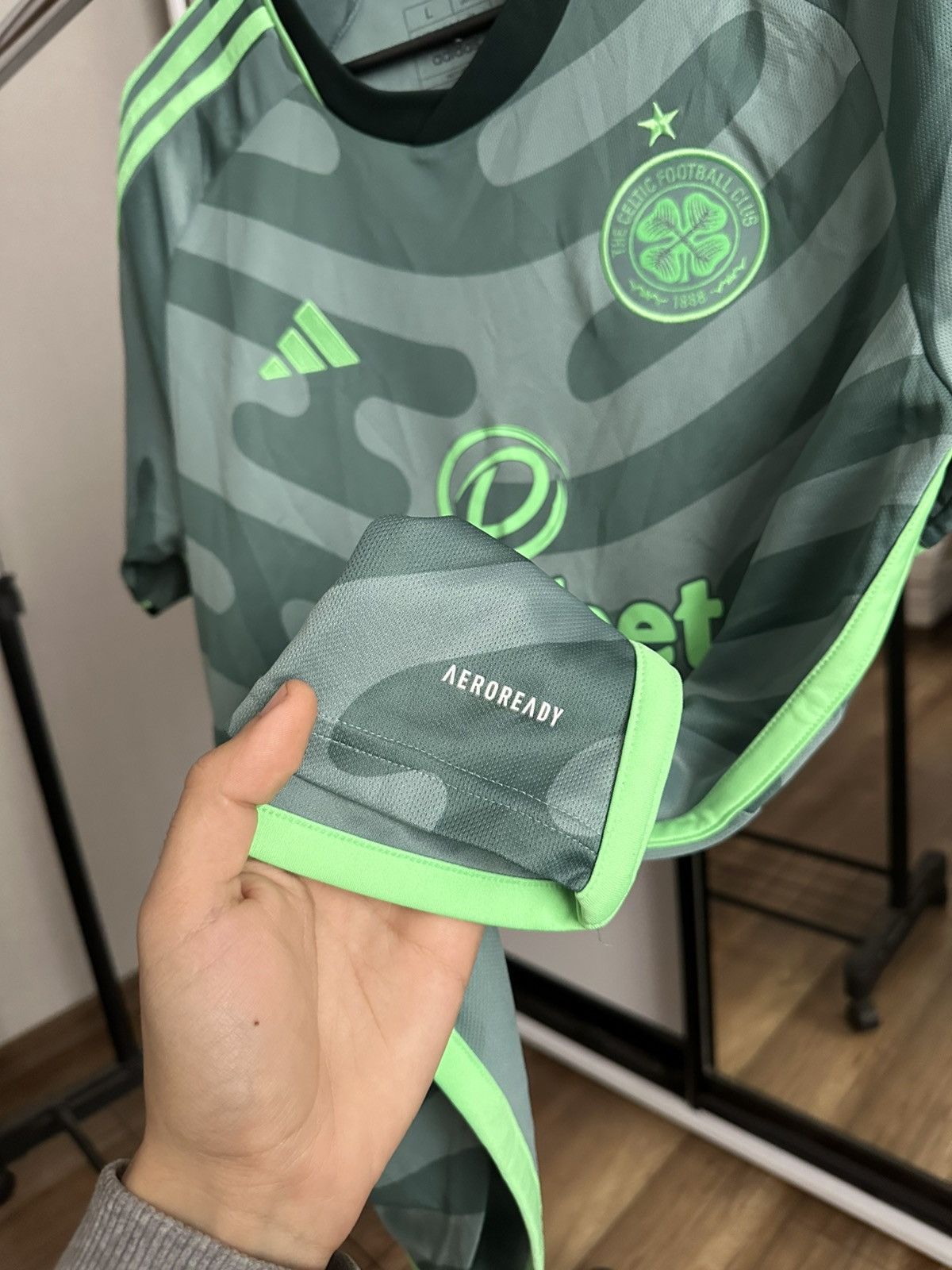Adidas 2023/2024 Adidas Celtic FC Soccer Jersey T-Shirt Size US L / EU 52-54 / 3 - 8 Thumbnail