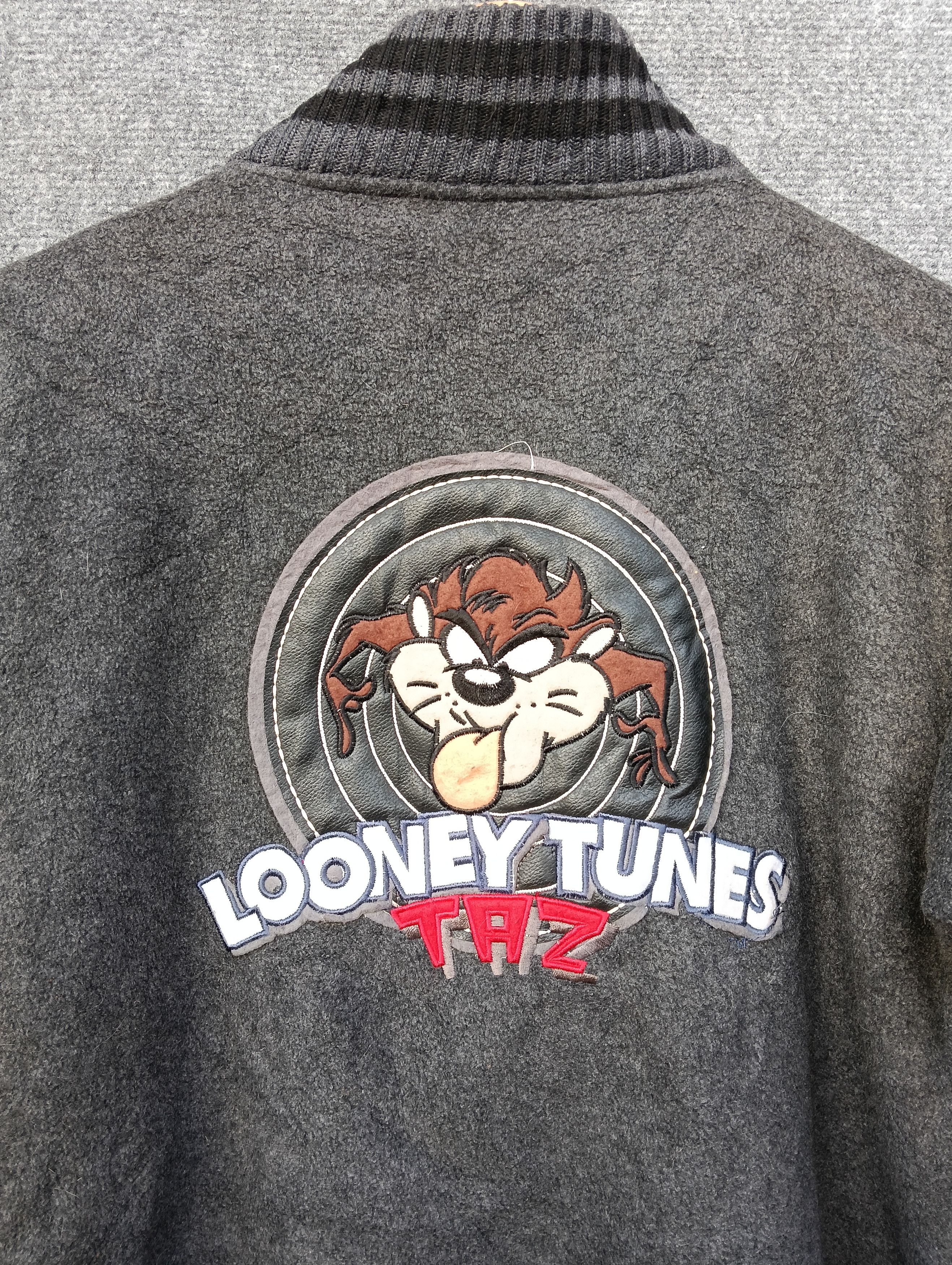 Warner Bros Vintage Tasmanian devil jacket. Size US M / EU 48-50 / 2 - 3 Thumbnail