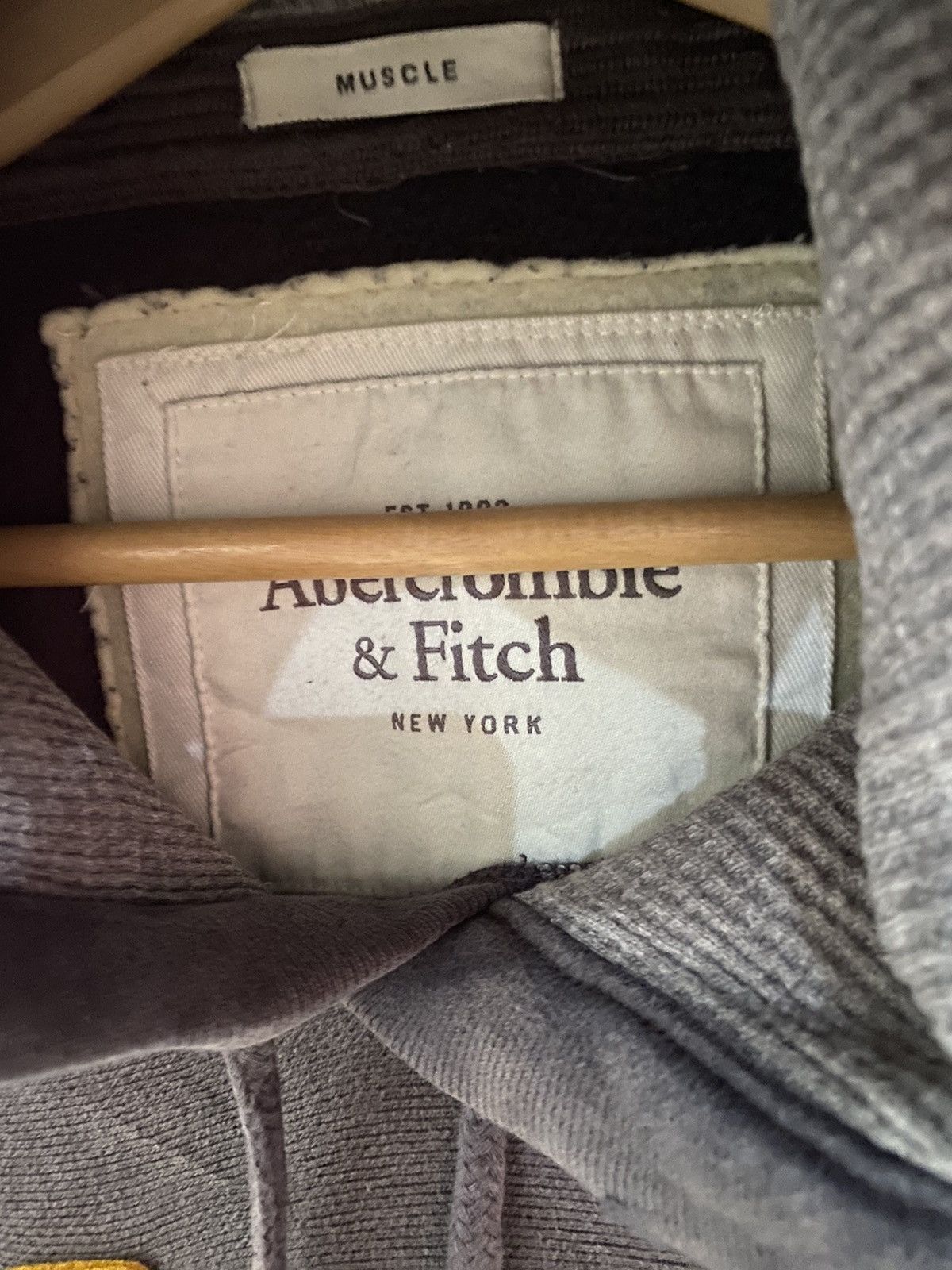 Abercrombie & Fitch × Vintage Vintage Abercrombie & Fitch Big Logo Faded Pullover Hoodies Size US M / EU 48-50 / 2 - 4 Thumbnail