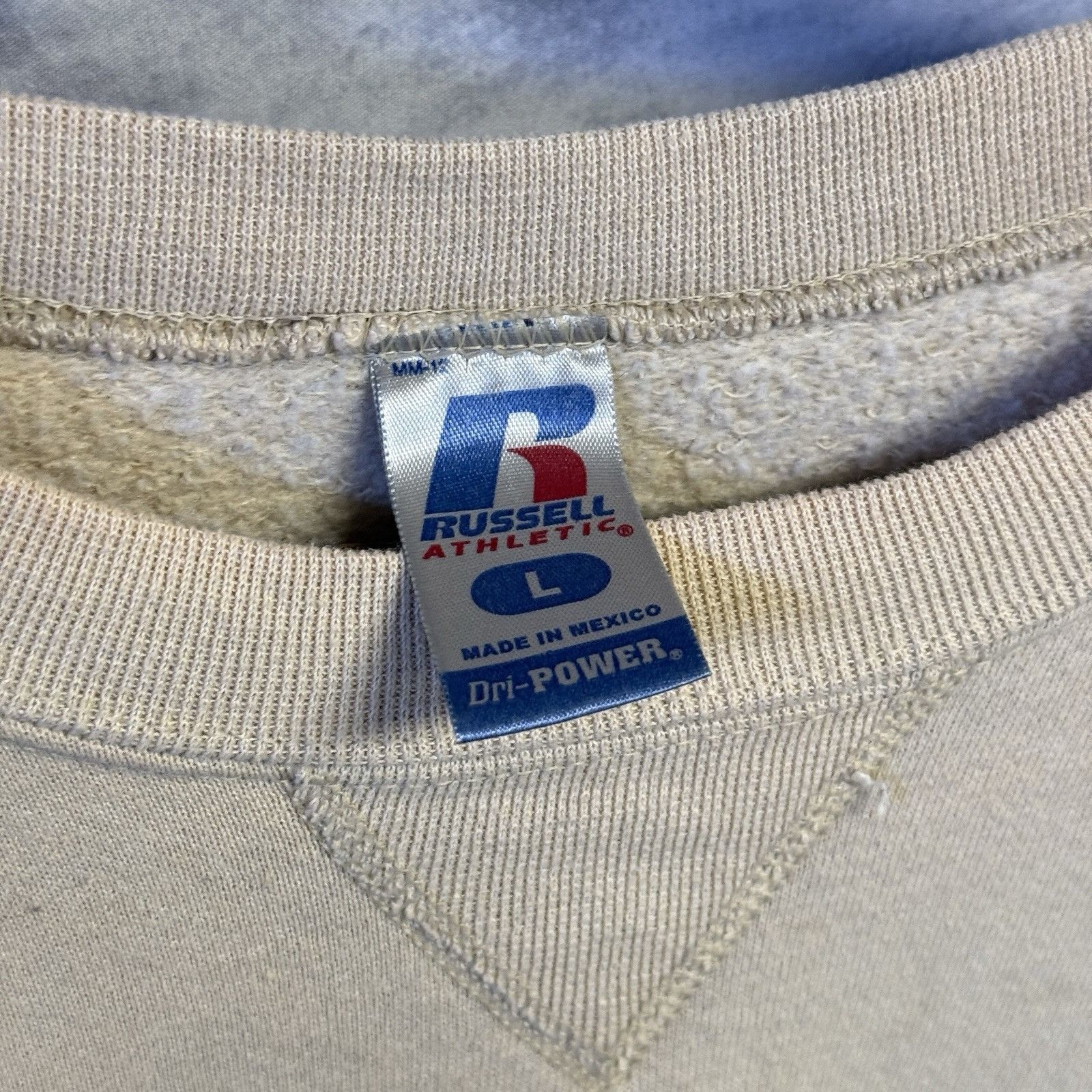 Russell Athletic Russell Athletic Sweatshirt Mens Large 22x24 Tan Crew Neck S Size US L / EU 52-54 / 3 - 12 Thumbnail