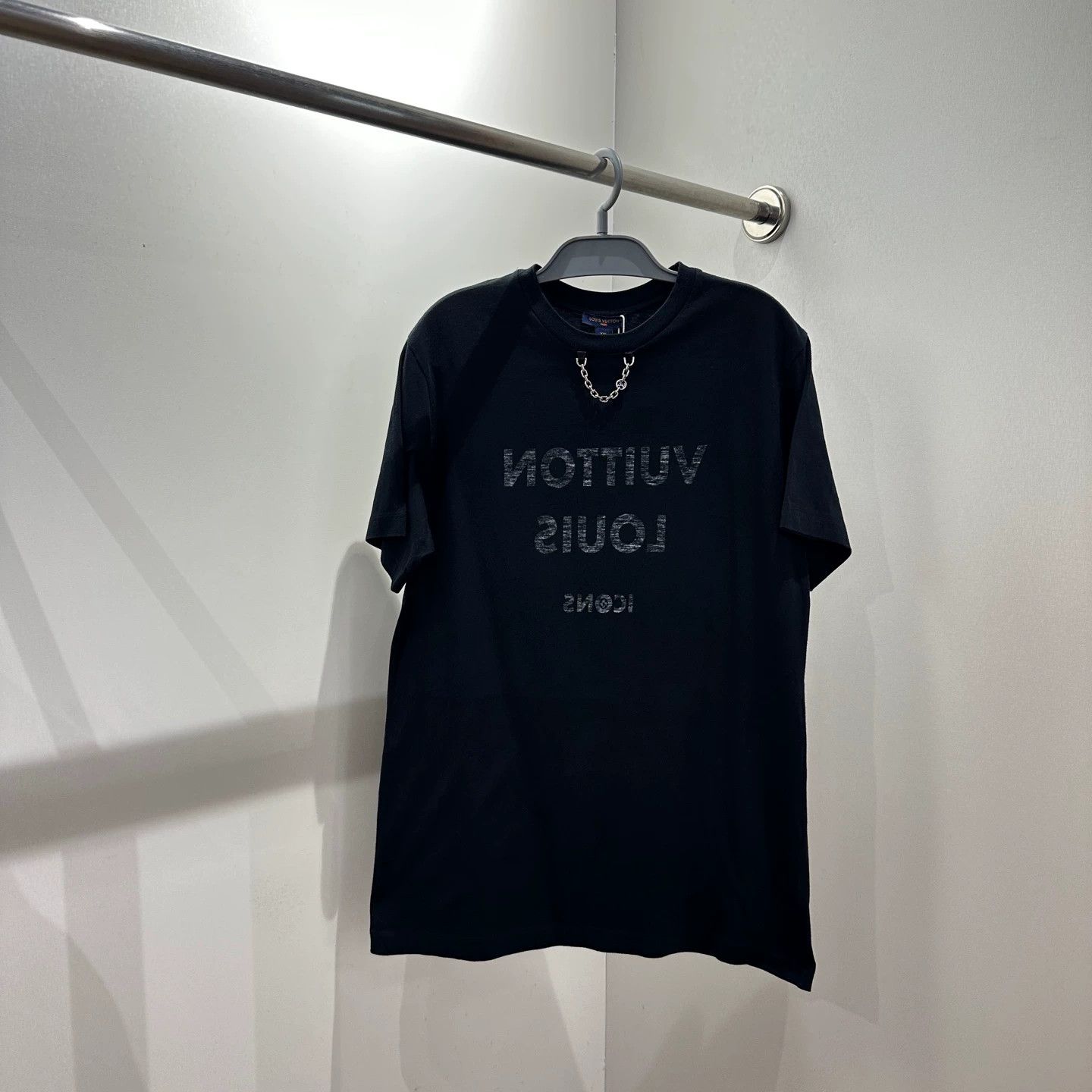 Louis Vuitton LV chain slogan short sleeve xxl cotton apr671 Size XXL / US 16-18 / IT 52-54 - 1 Thumbnail