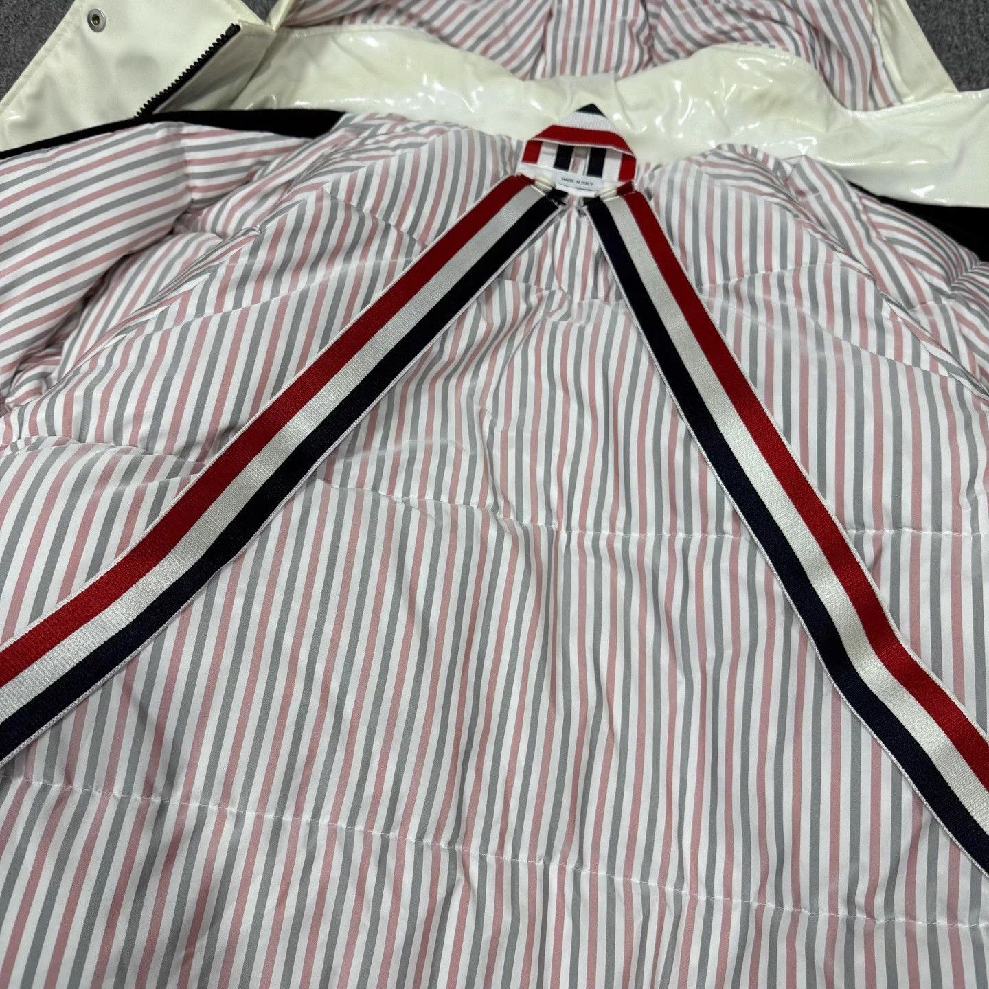 Thom Browne Thom Browne TB striped long sleeve hooded down coat 36 NWT Size XS / US 0-2 / IT 36-38 - 4 Thumbnail