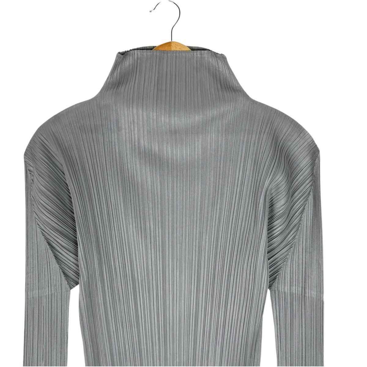Issey Miyake × Pleats Please Issey Miyake ⚡️PLEATS PLEASE IS MOCK NECk LONG SLEEVE Size M / US 6-8 / IT 42-44 - 5 Thumbnail