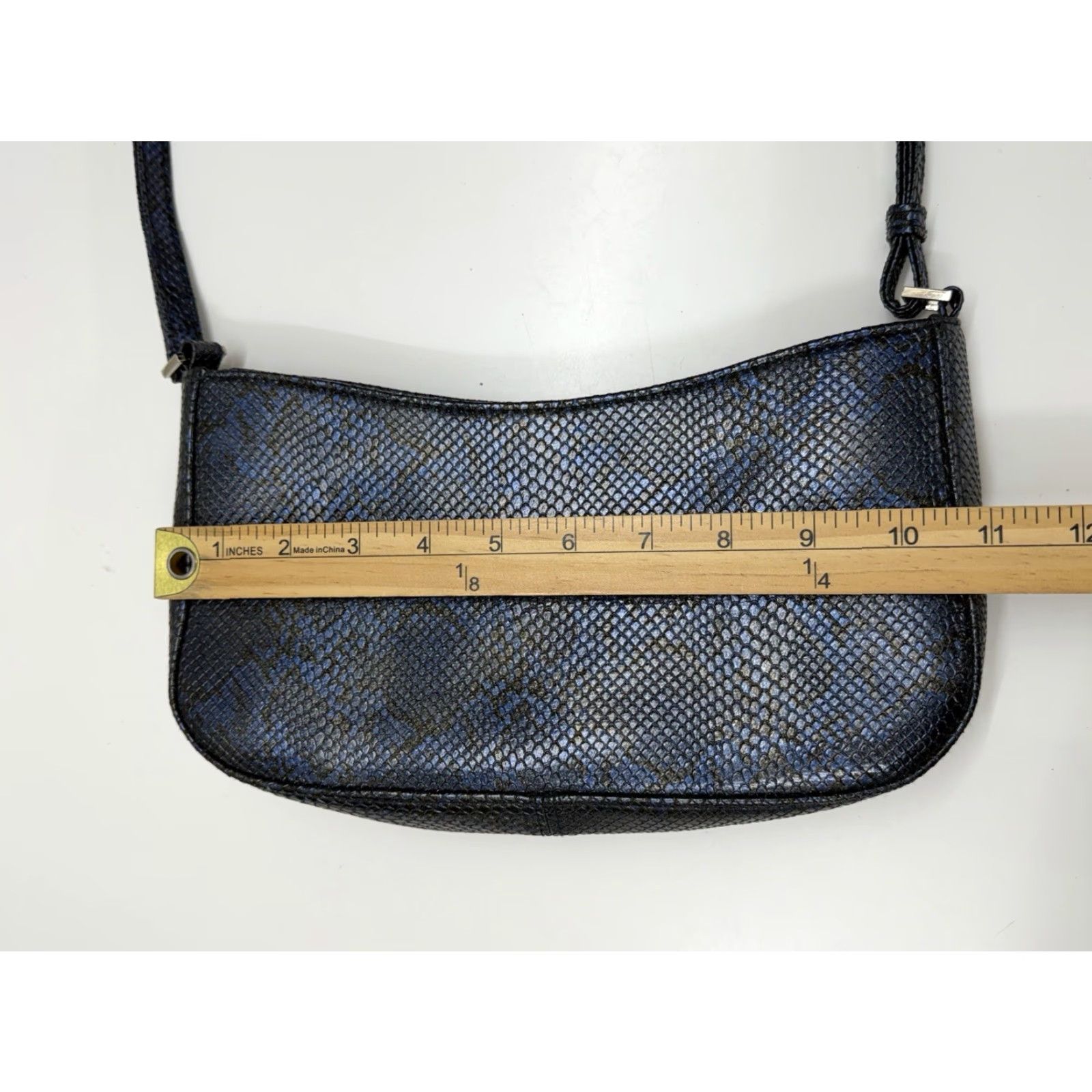 Express Express Womens Handbag Purse Blue Snakeskin Zip Shoulder Bag Size ONE SIZE - 7 Thumbnail