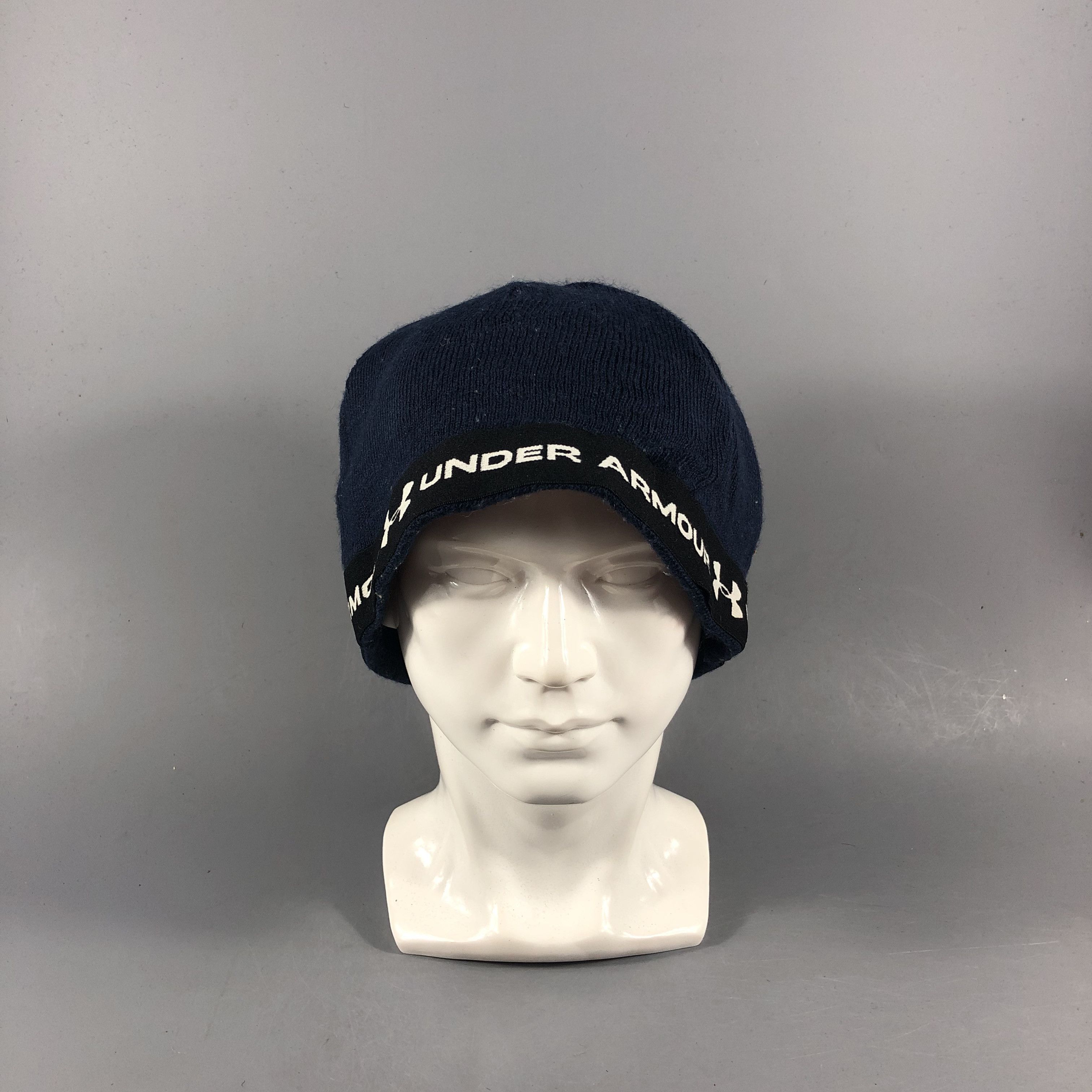 Under Armour Under Armour Beanie Snowcap Snow Hat B988 Size ONE SIZE - 1 Thumbnail