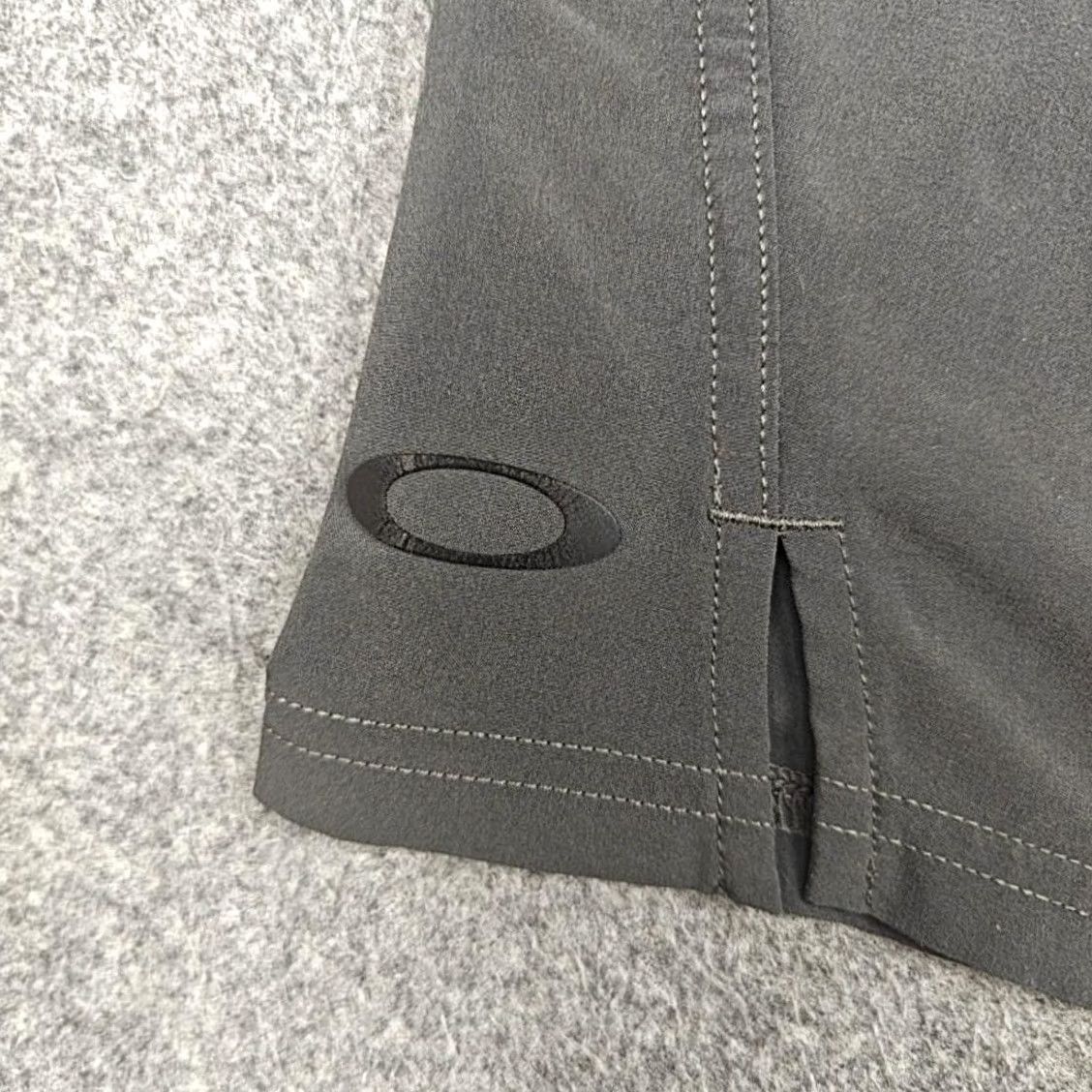 Oakley Oakley Shorts Mens 36 Gray Microfiber Stretch Drawstring Pockets Athletic Gym Size US 36 / EU 52 - 7 Thumbnail