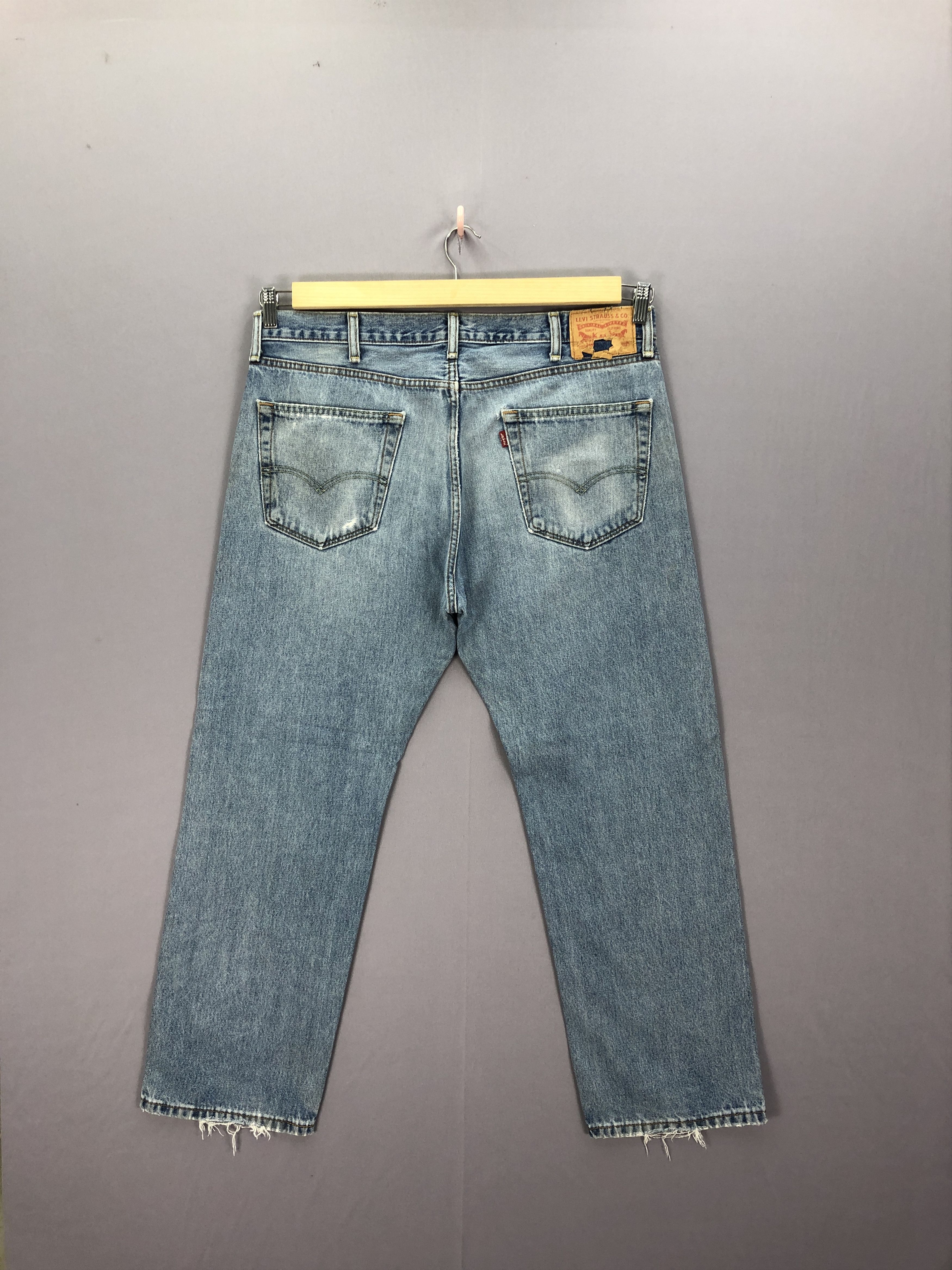 Levi's Vintage Levis 505 Distressed Light Wash Jeans Levi's Denim Size US 36 / EU 52 - 4 Thumbnail
