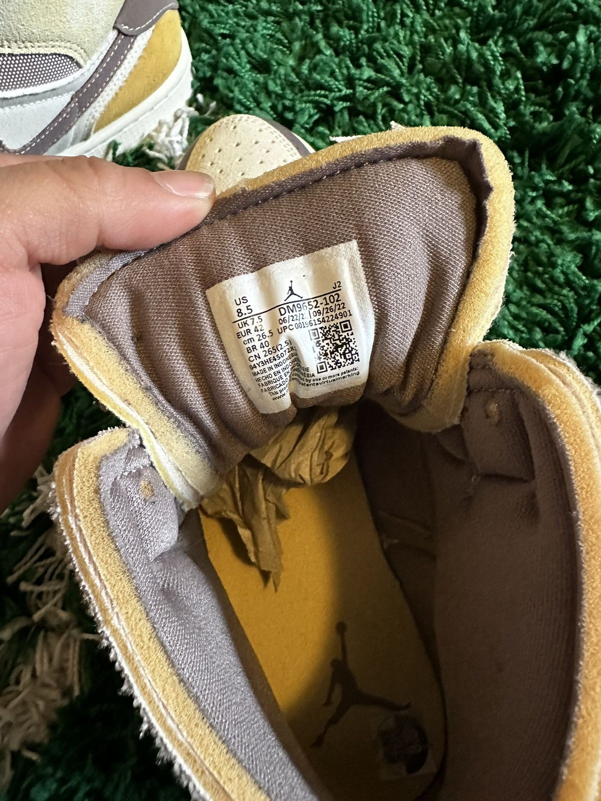 Air Jordan Mid SE Craft 'Inside Out -Taupe Haze'